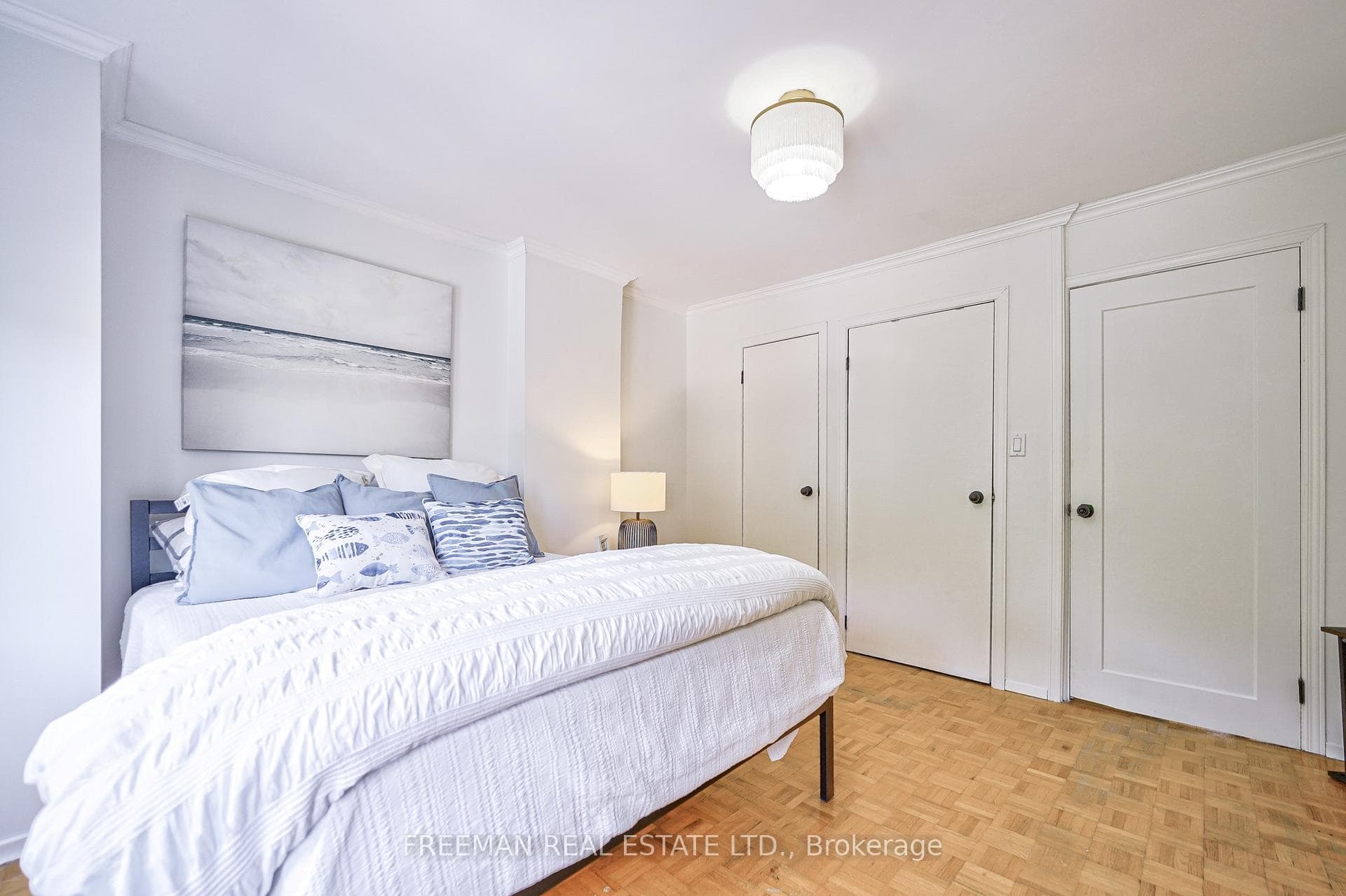 476 Clinton Street photo 19