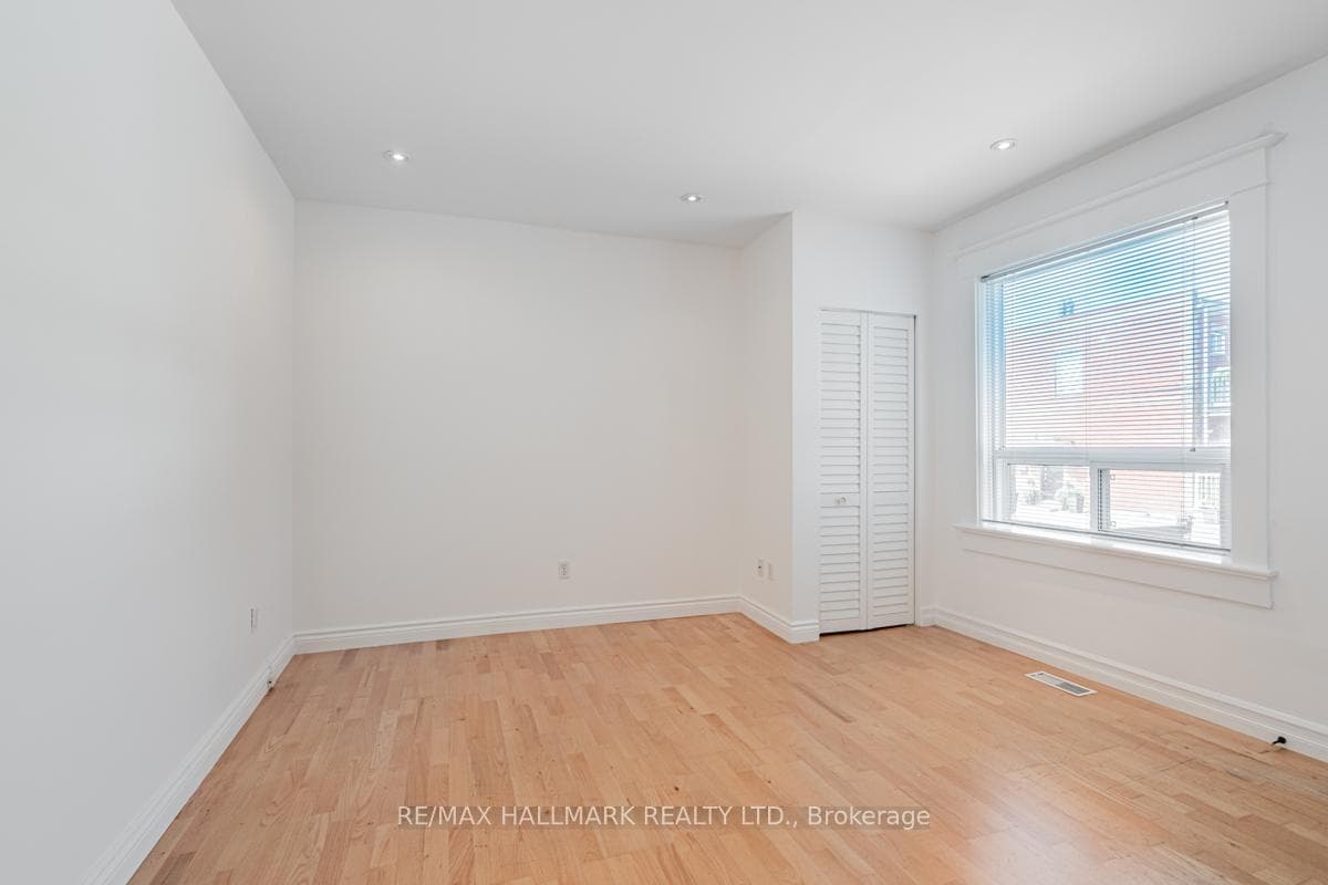 47 Manchester Avenue Unit 2 photo 5