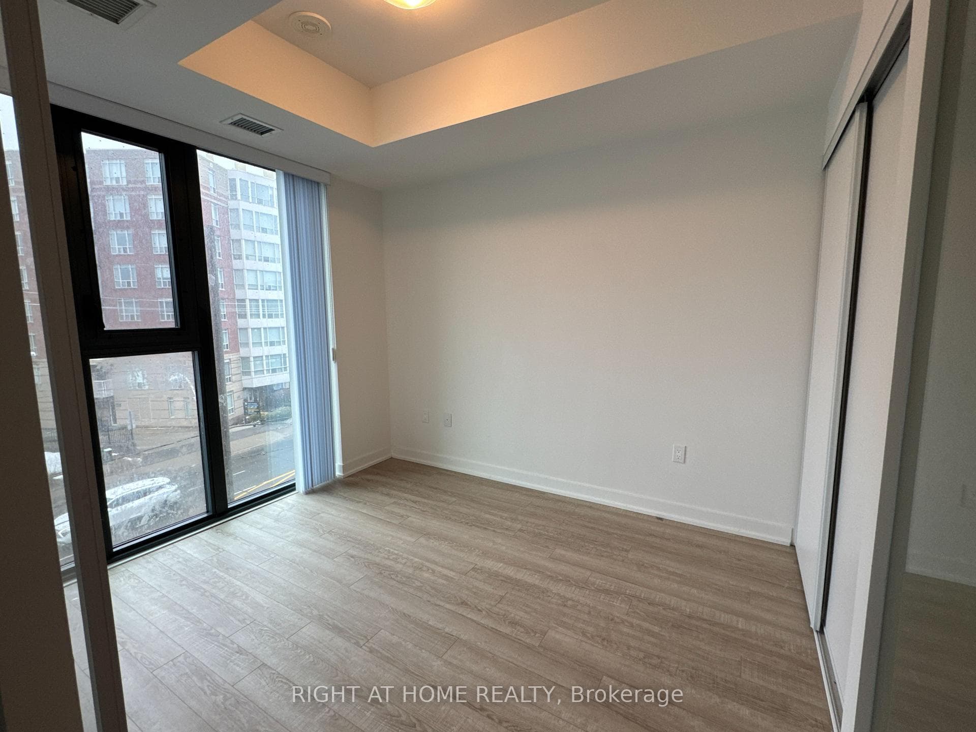250 Lawrence Avenue Unit 314 photo 17