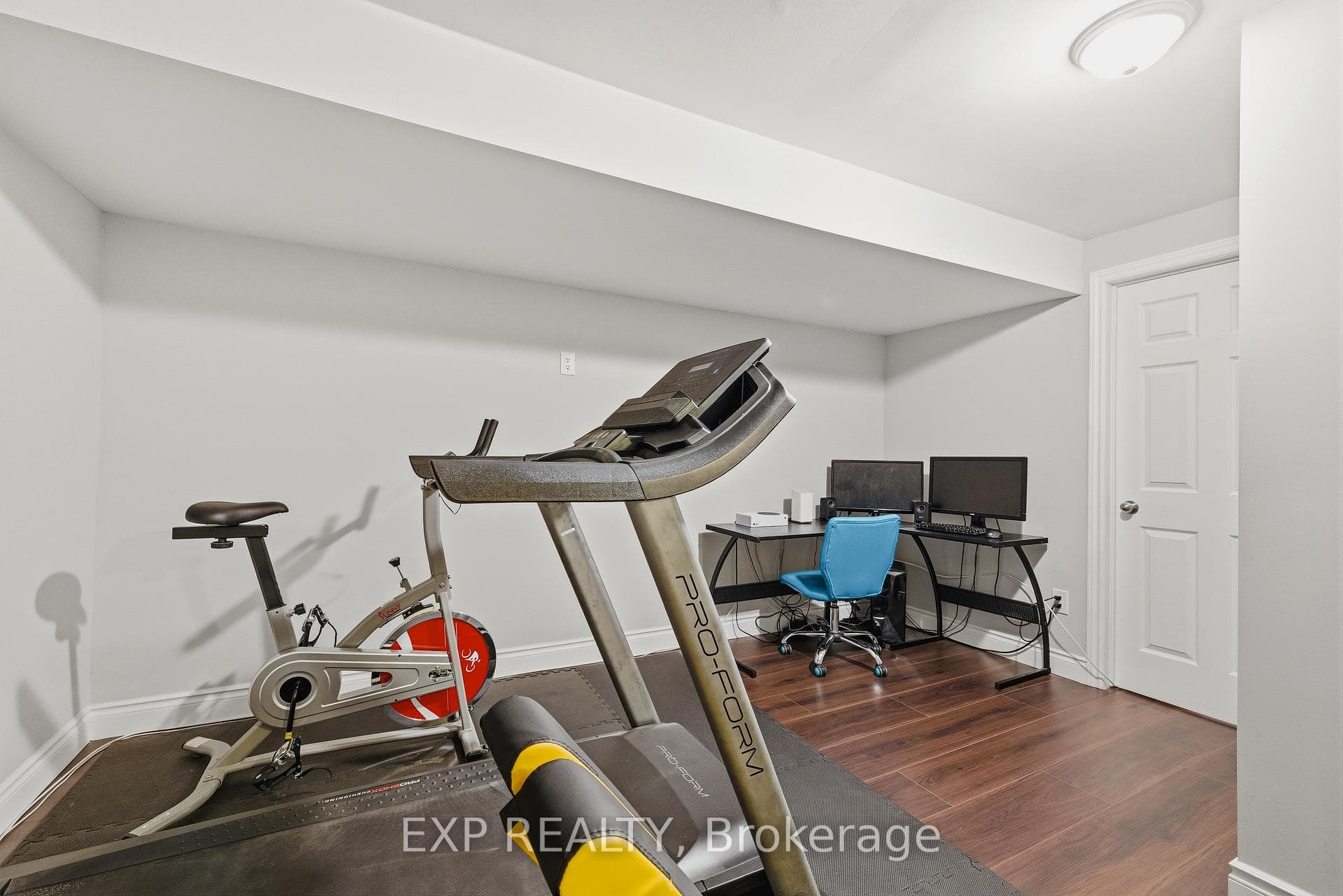 160 Carter Crescent photo 36