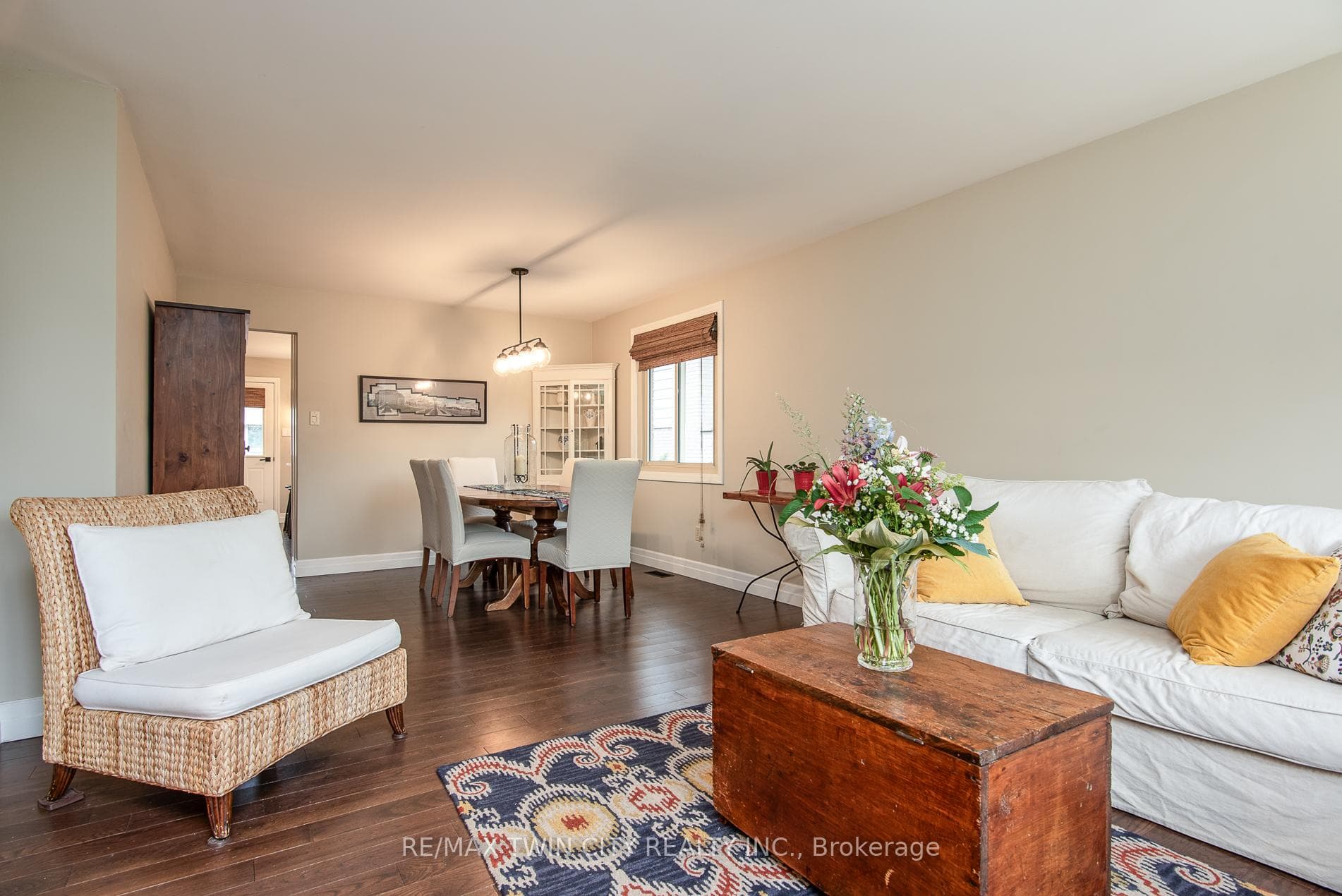 616 Red Pine Drive photo 3