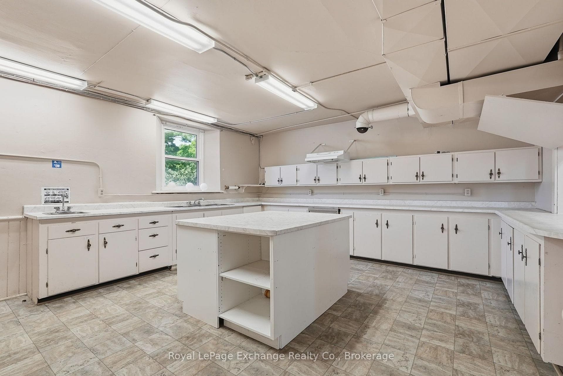 378 10th Street photo 29