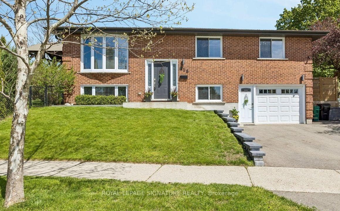 PRESTIGIOUS LAKESHORE NORTH - IN WATERLOO ONTARIO