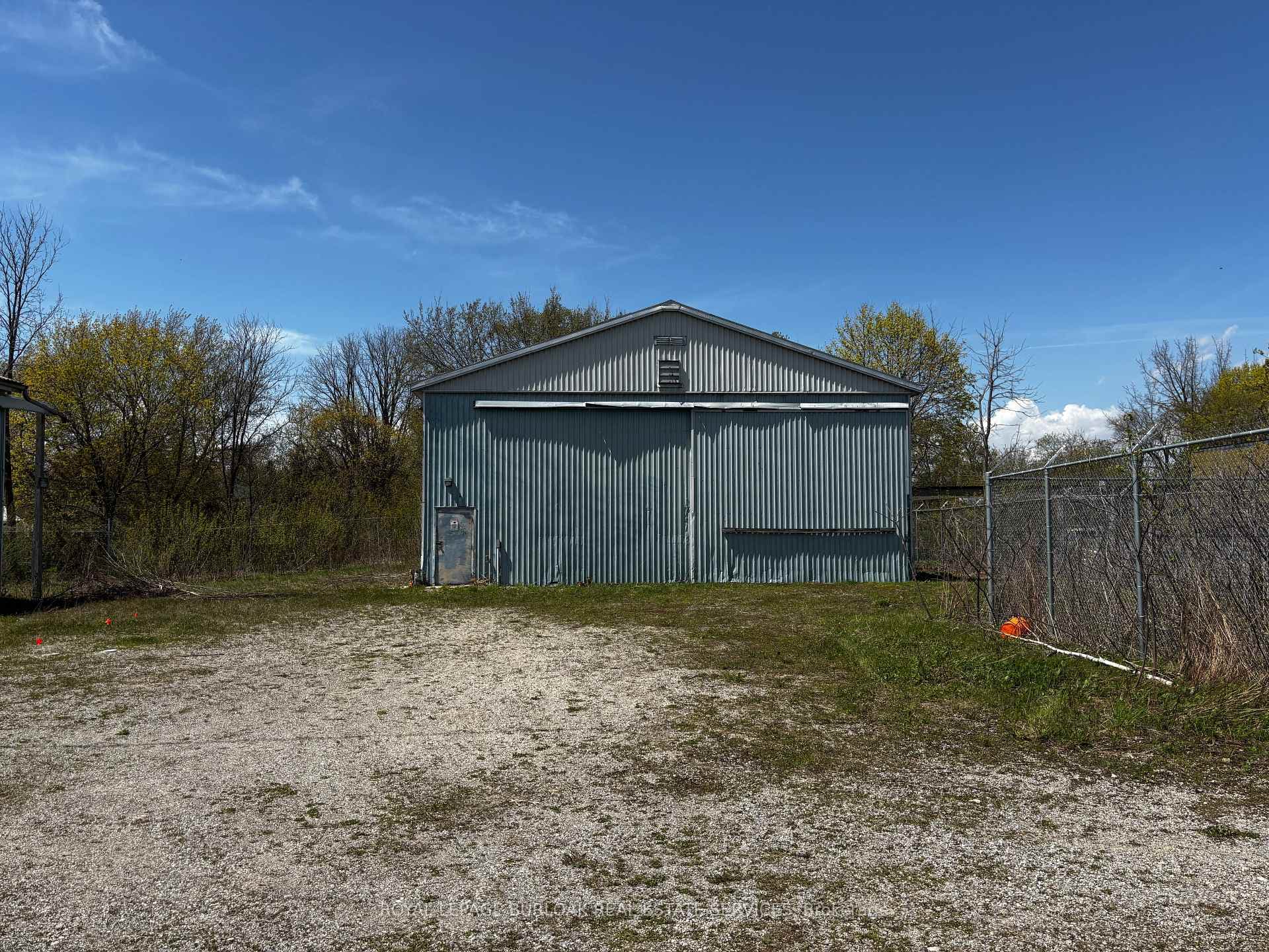 23 Petrolia Street photo 5