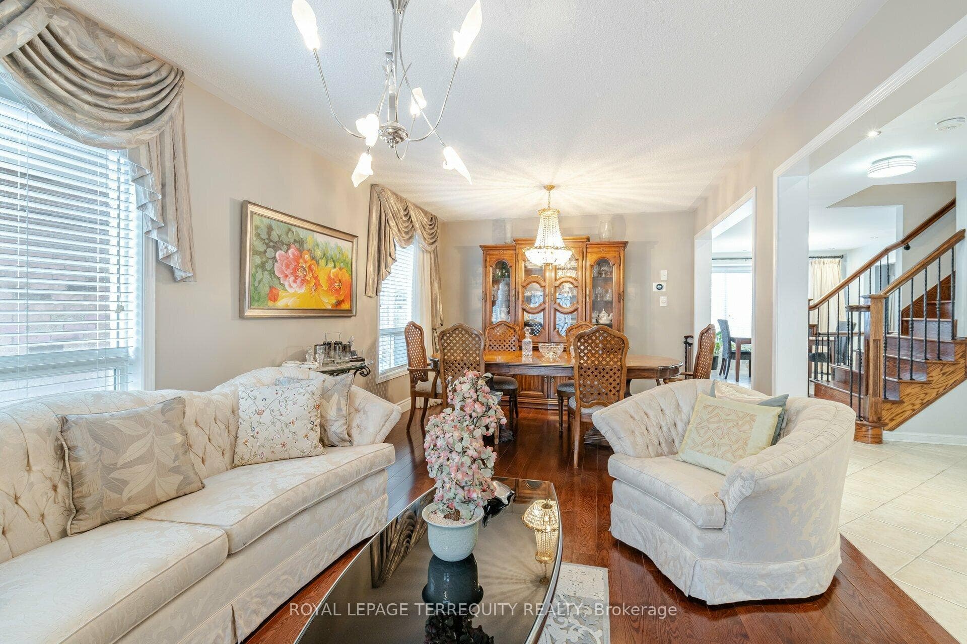 1330 Marshall Crescent photo 4