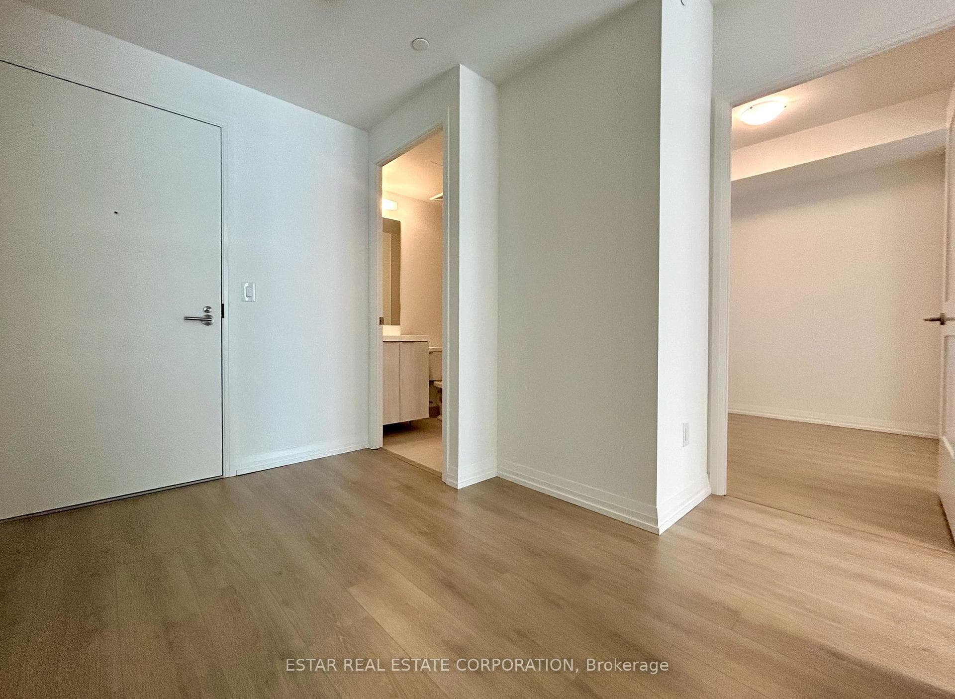 8 Widmer Street Unit 2011 photo 8