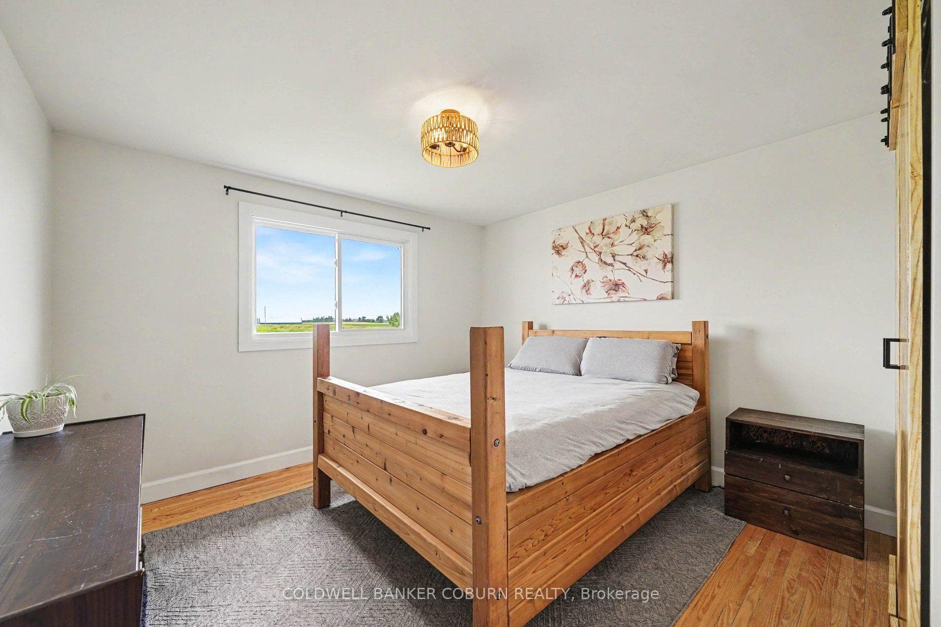 11895 Cloverdale Road photo 12