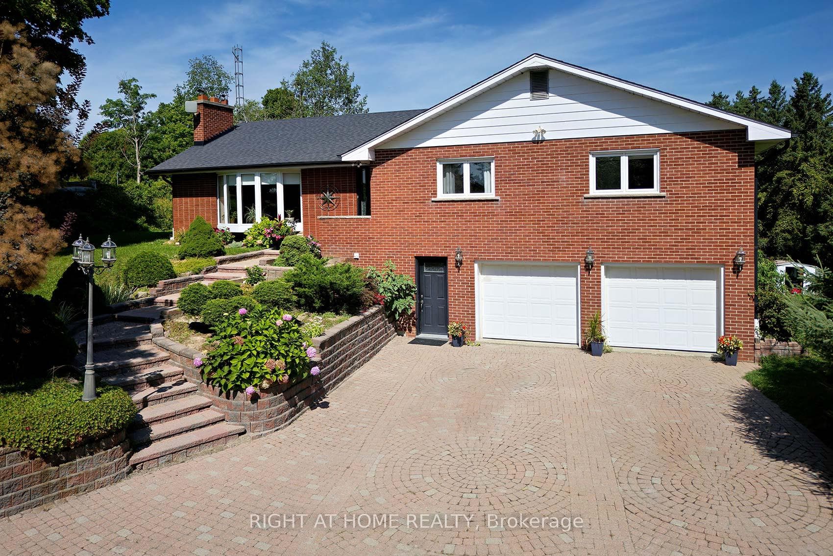 2400 King Vaughan Road photo 8