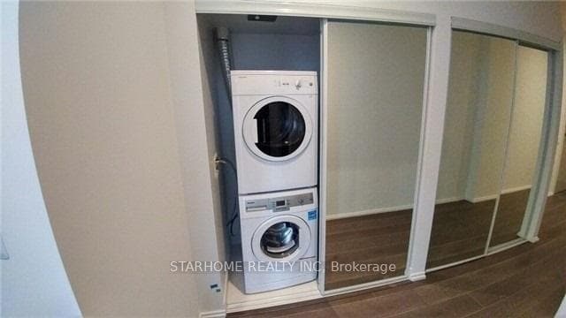 68 Shuter Street Unit 1510 photo 3