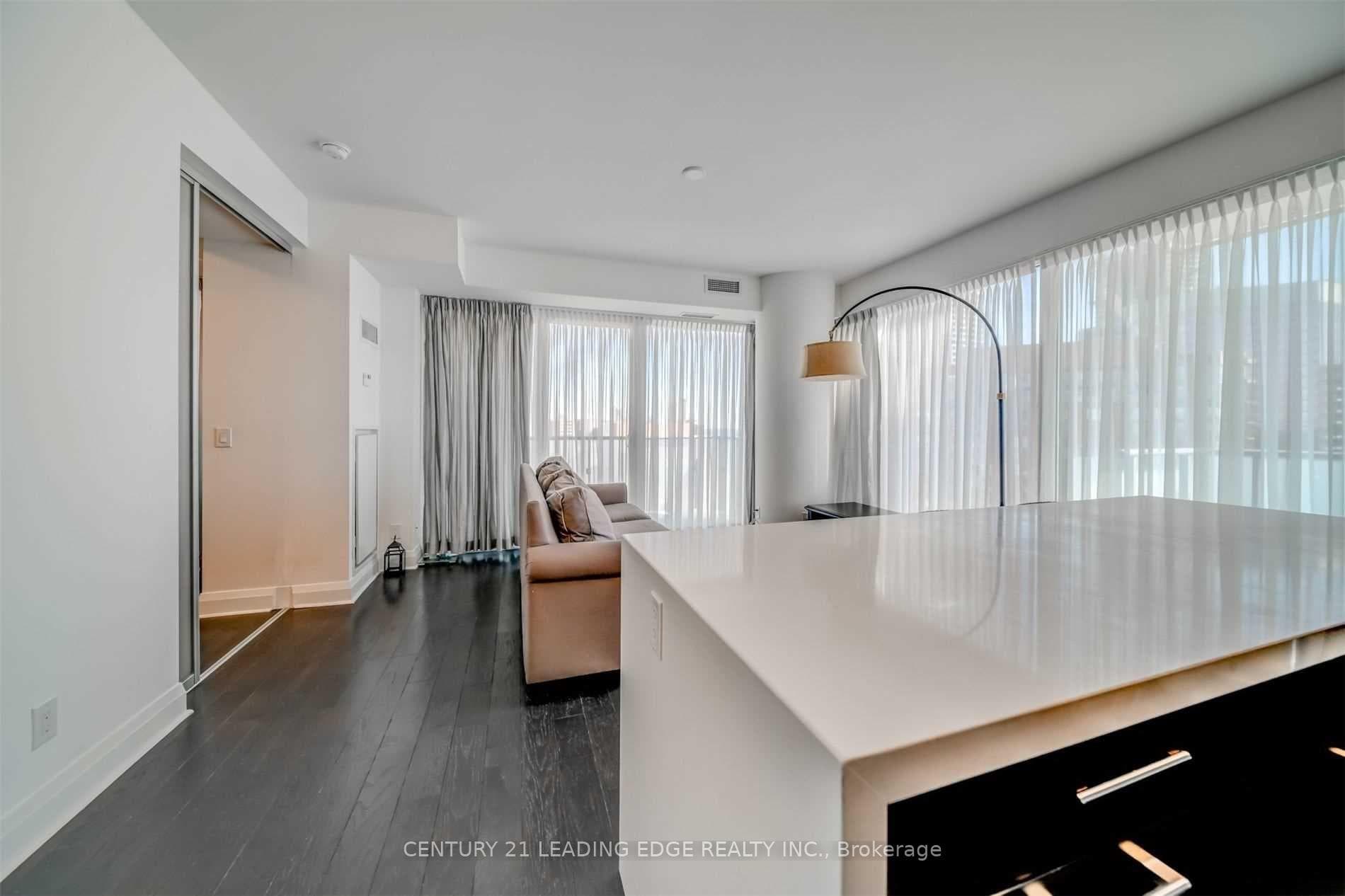 1080 Bay Street Unit 2302 photo 3