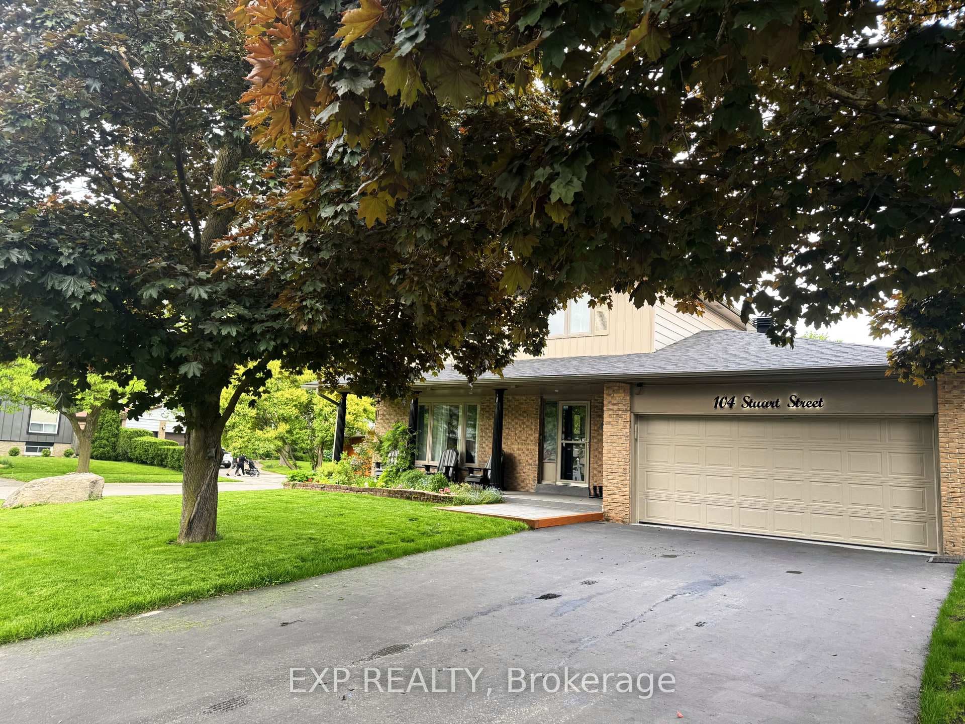 104 Stuart Street photo 37