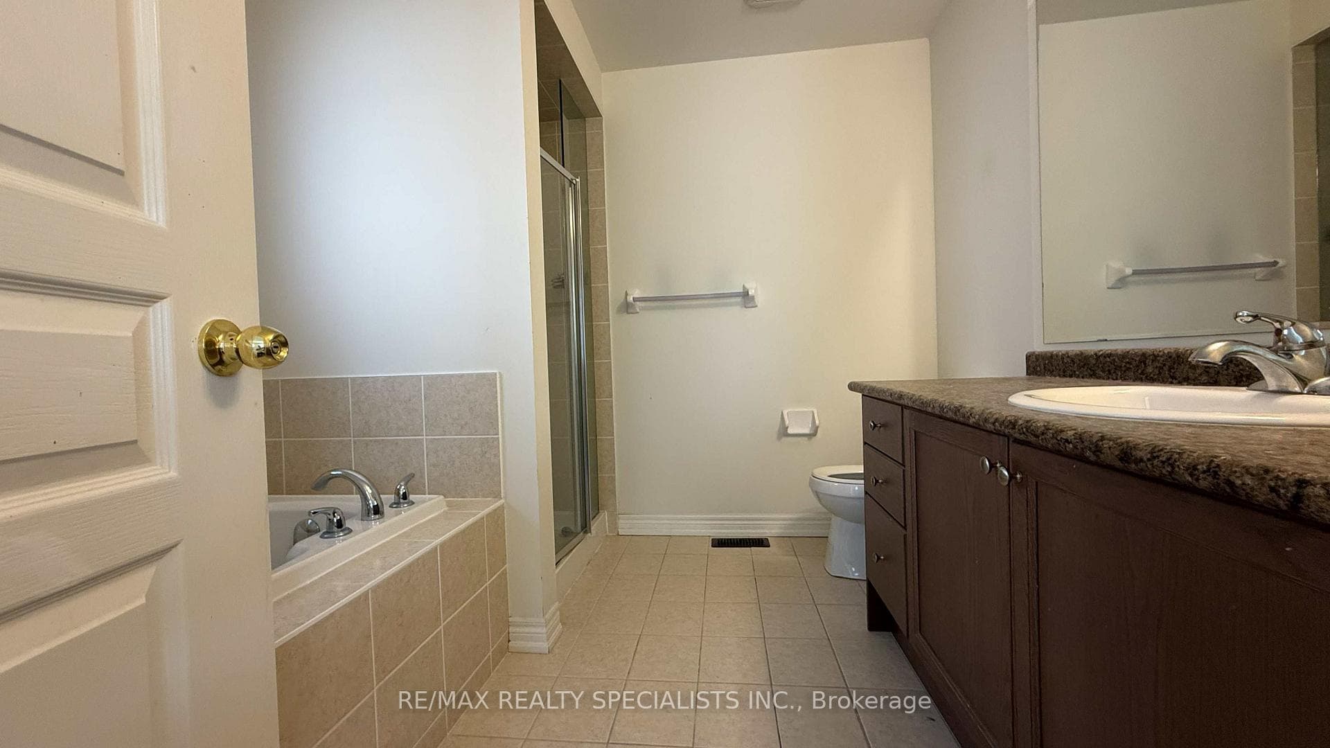3273 Stoney Crescent photo 19