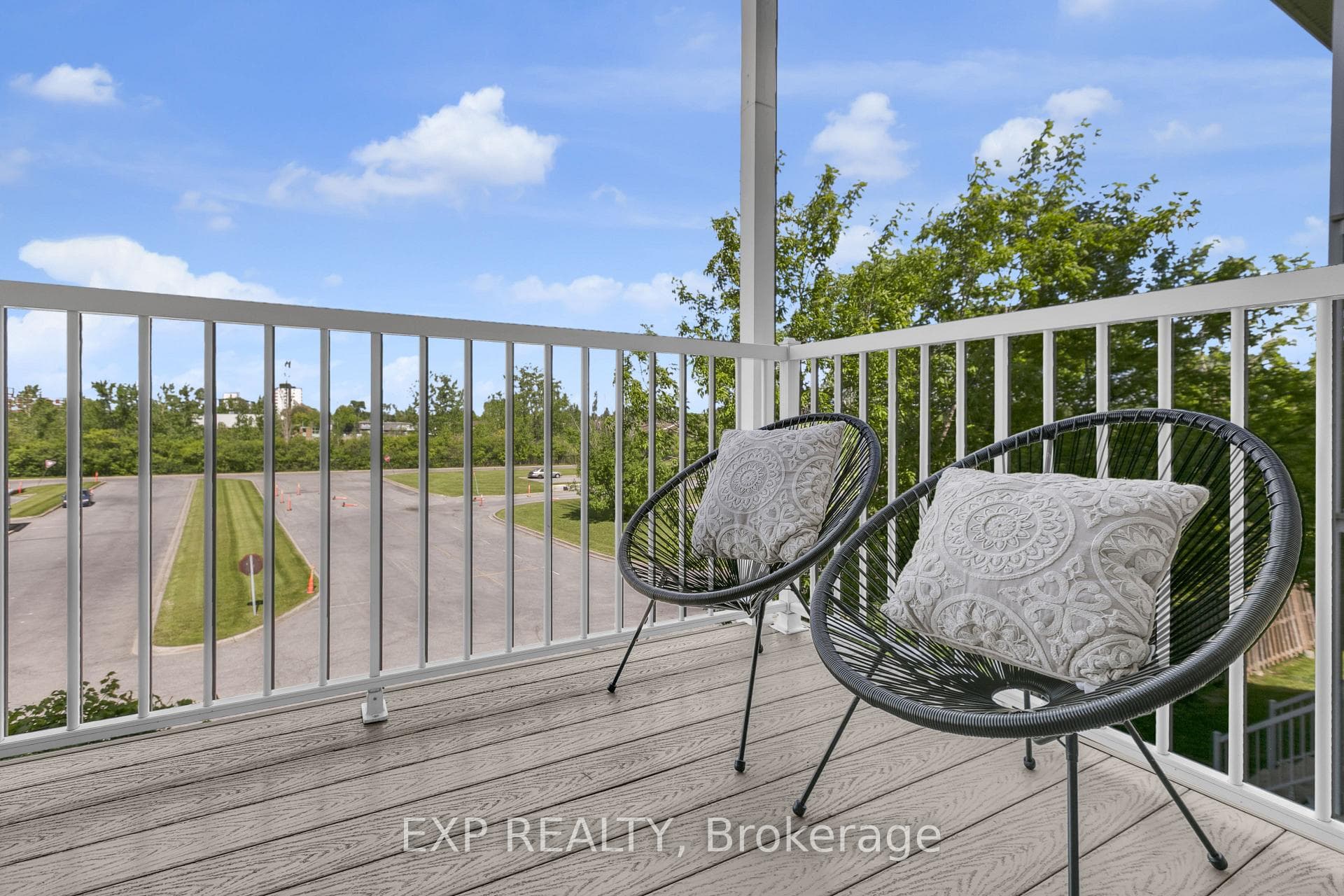555 REARDON Private photo 26