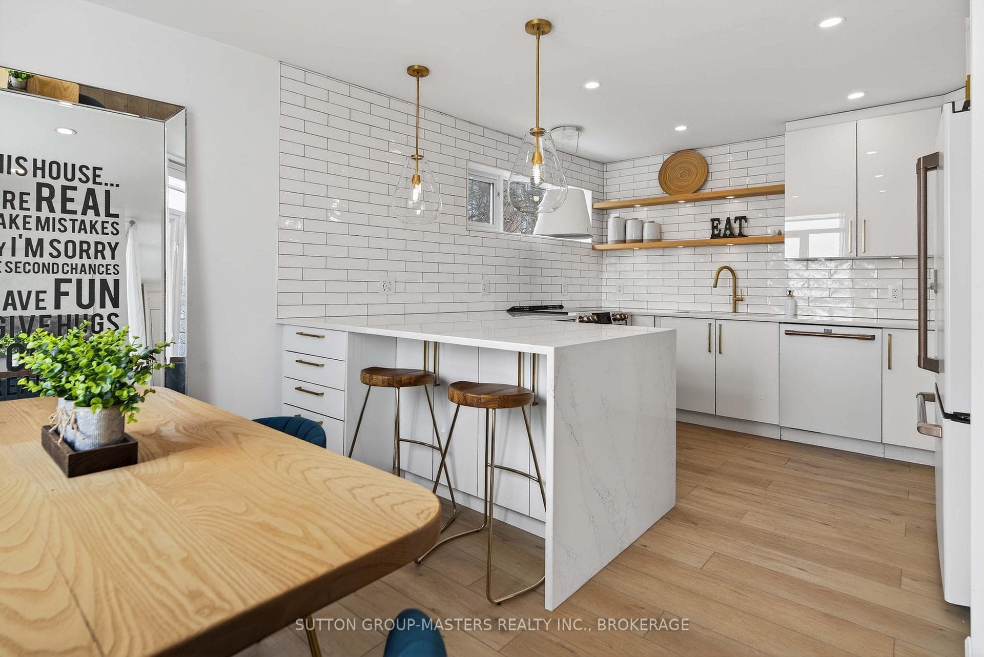 1 Mowat Avenue Unit 401 photo 11