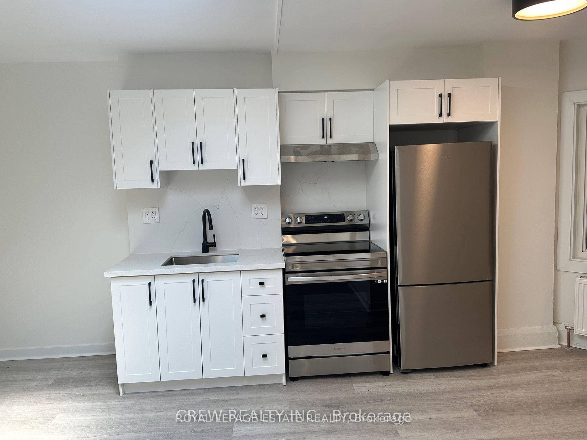 1007 Kingston Road Unit B photo 7