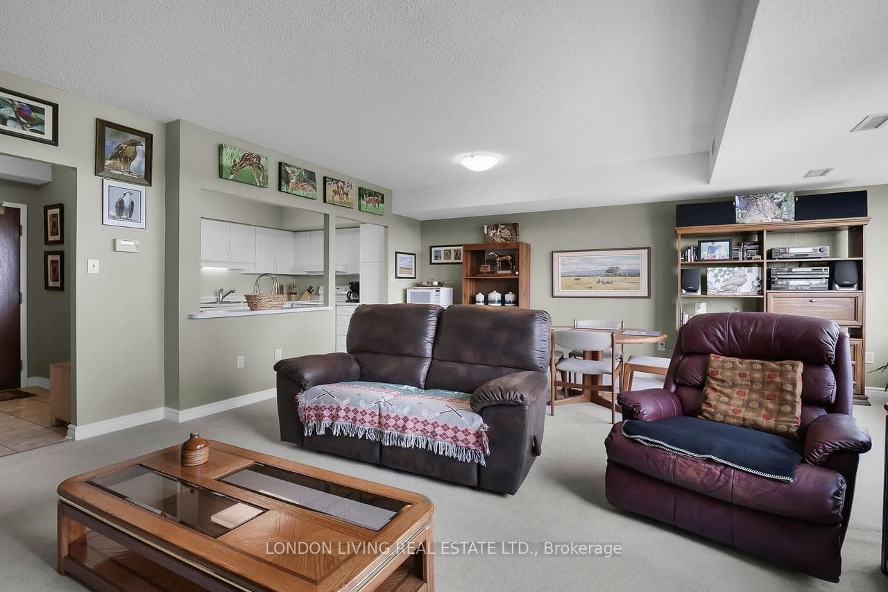 744 Wonderland Road Unit 805 photo 15