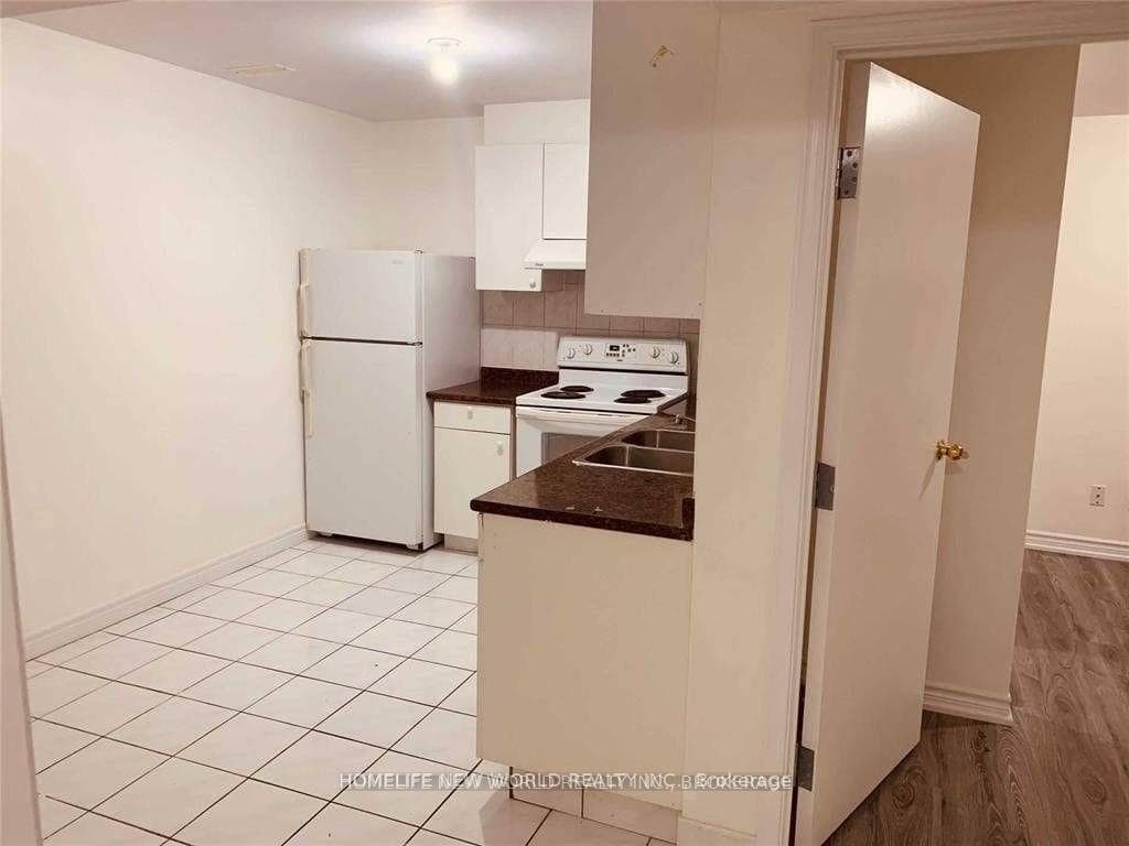 30 Rural Avenue Unit Bsmt photo 3