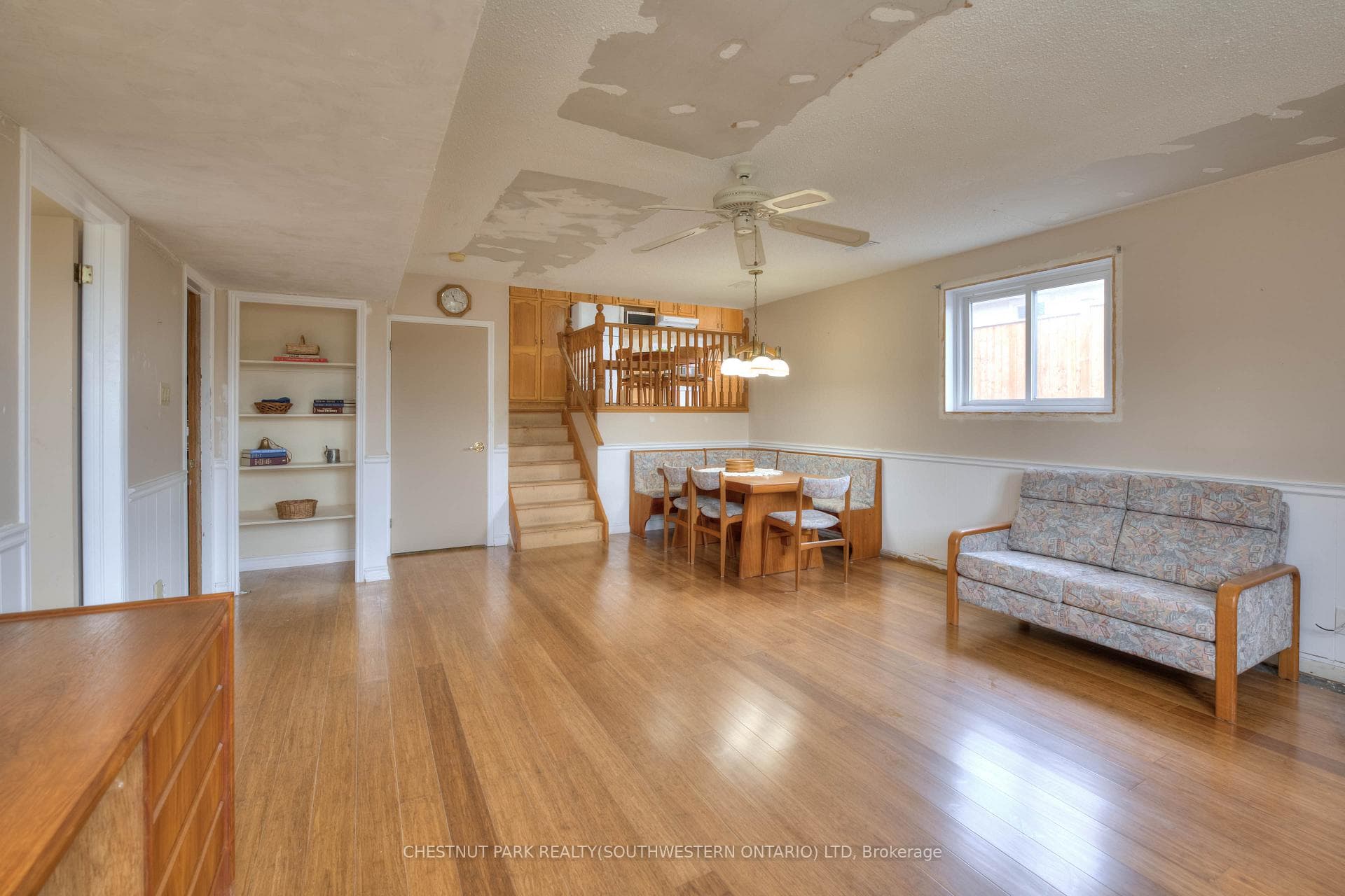6 Hoddle Crescent photo 23