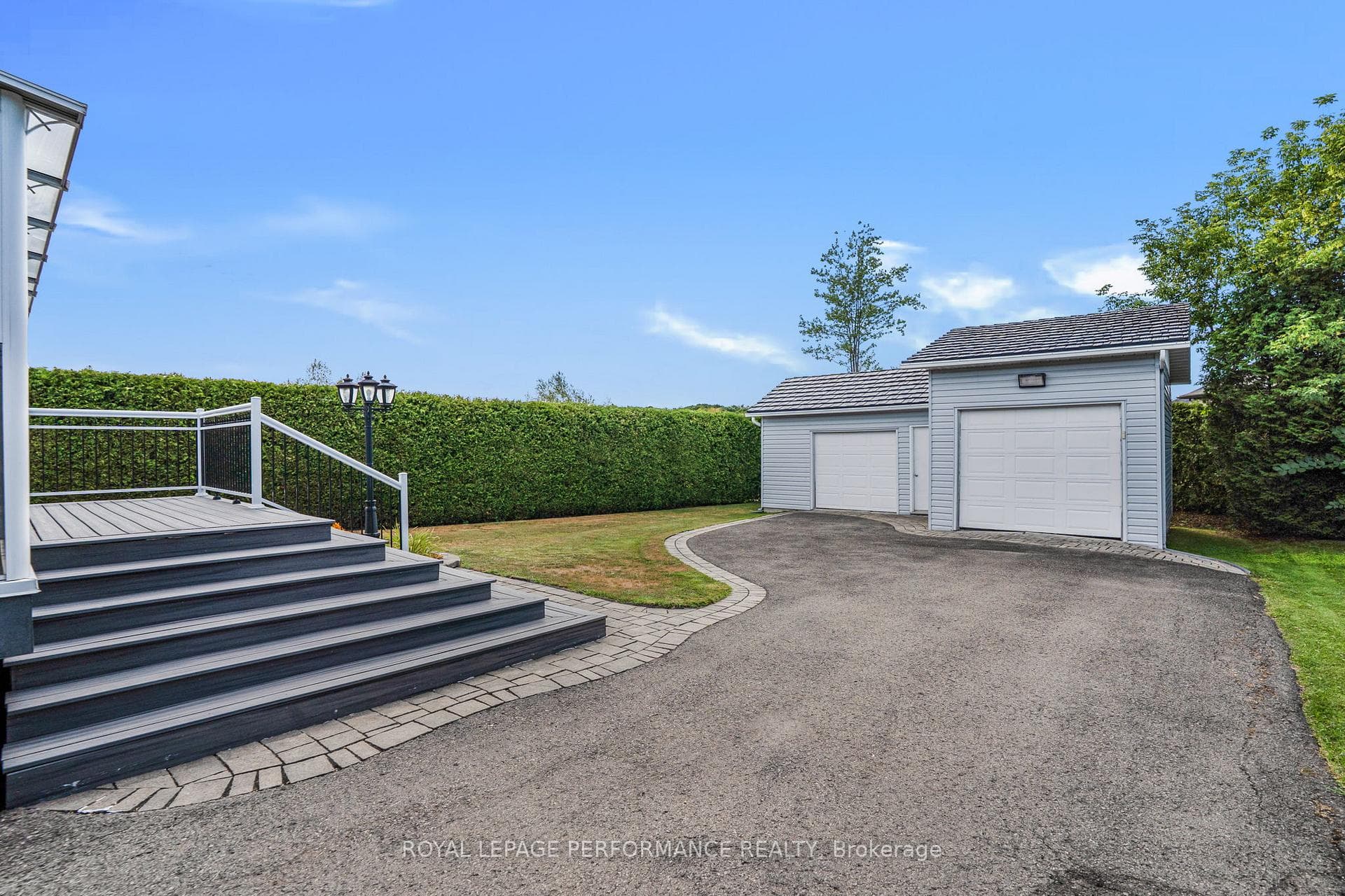 803 Victoria Street photo 25