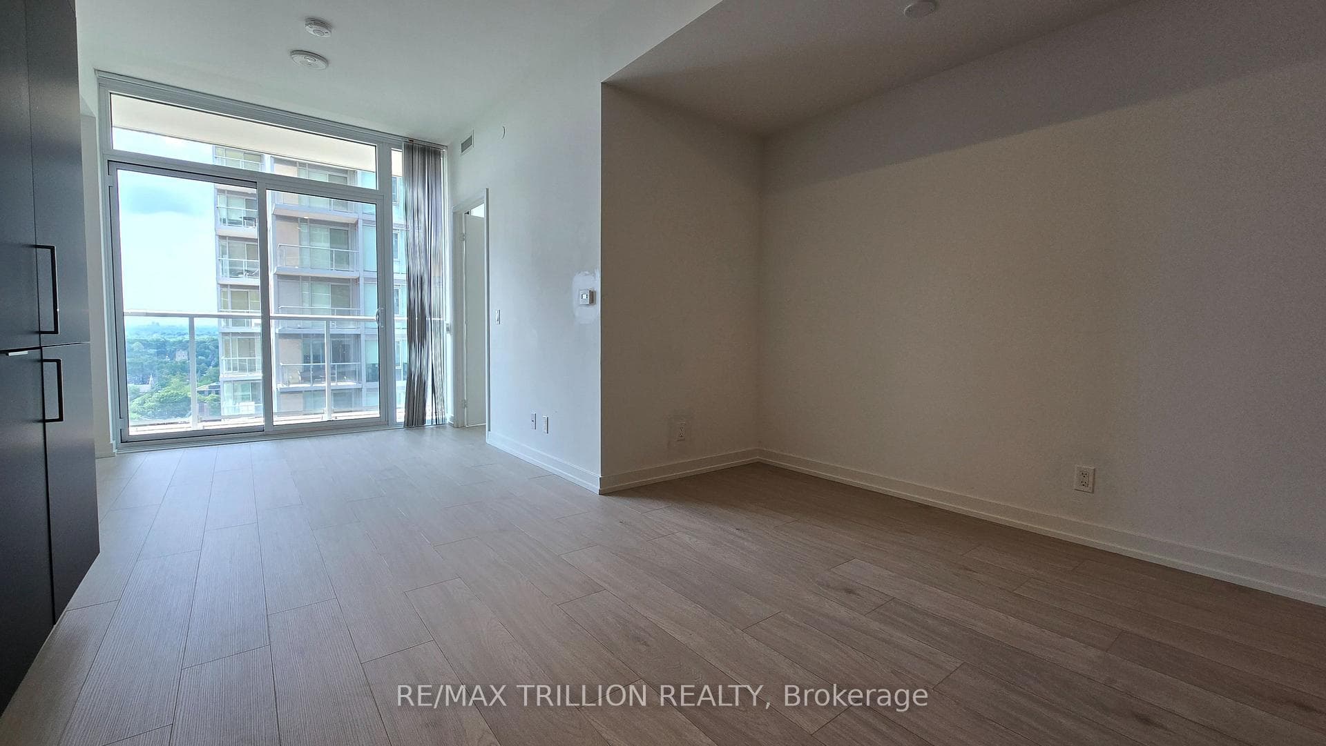 33 Helendale Avenue Unit 1301 photo 21