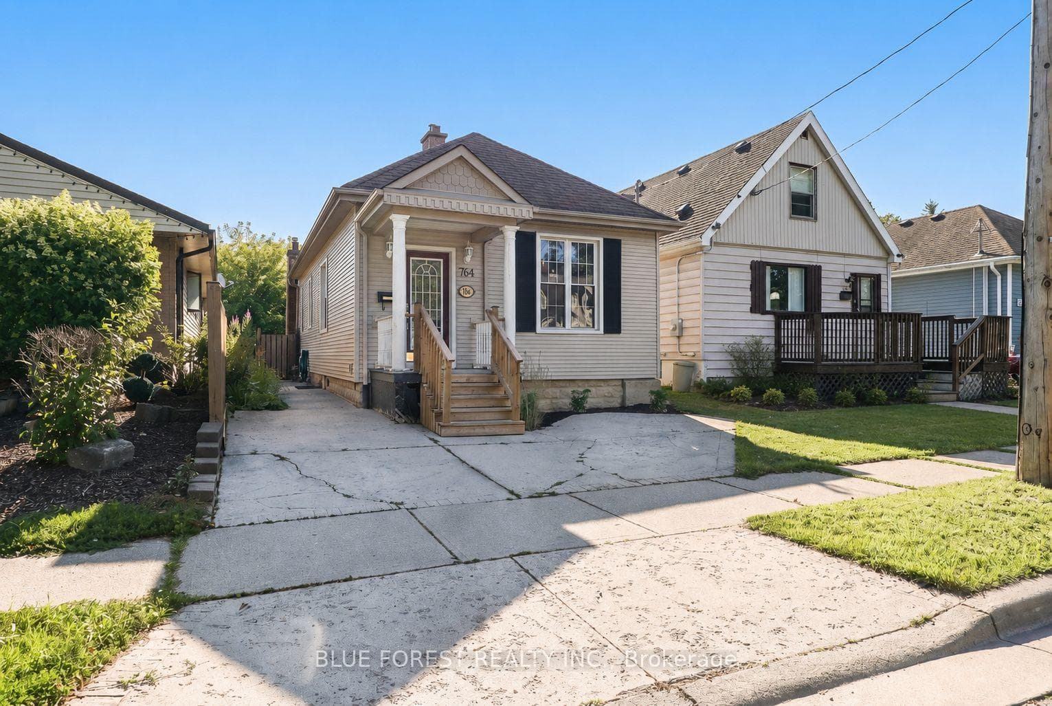 764 Curry Street photo 1