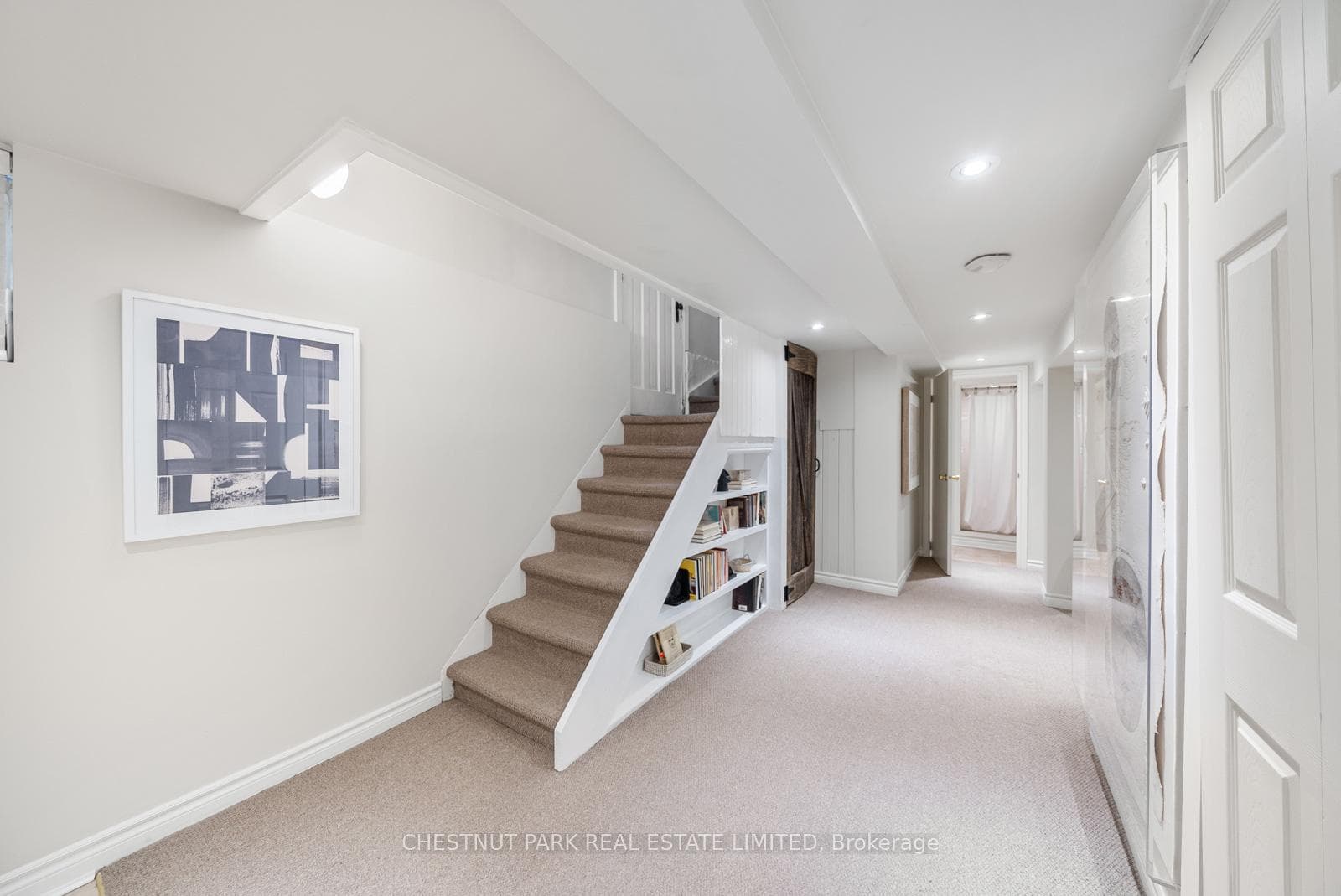 17 Glen Stewart Avenue photo 32