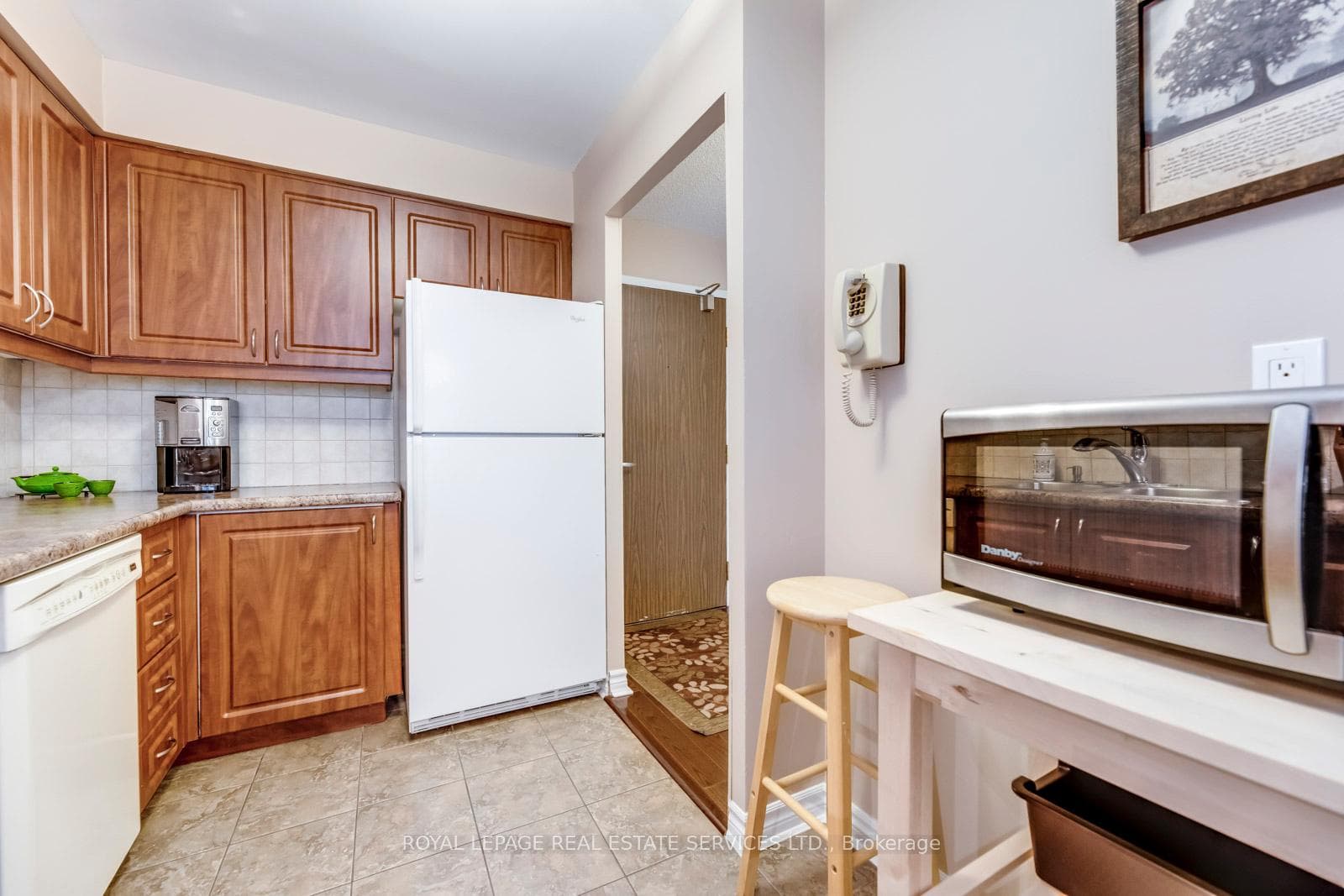 1110 Walden Circle Unit 304 photo 16