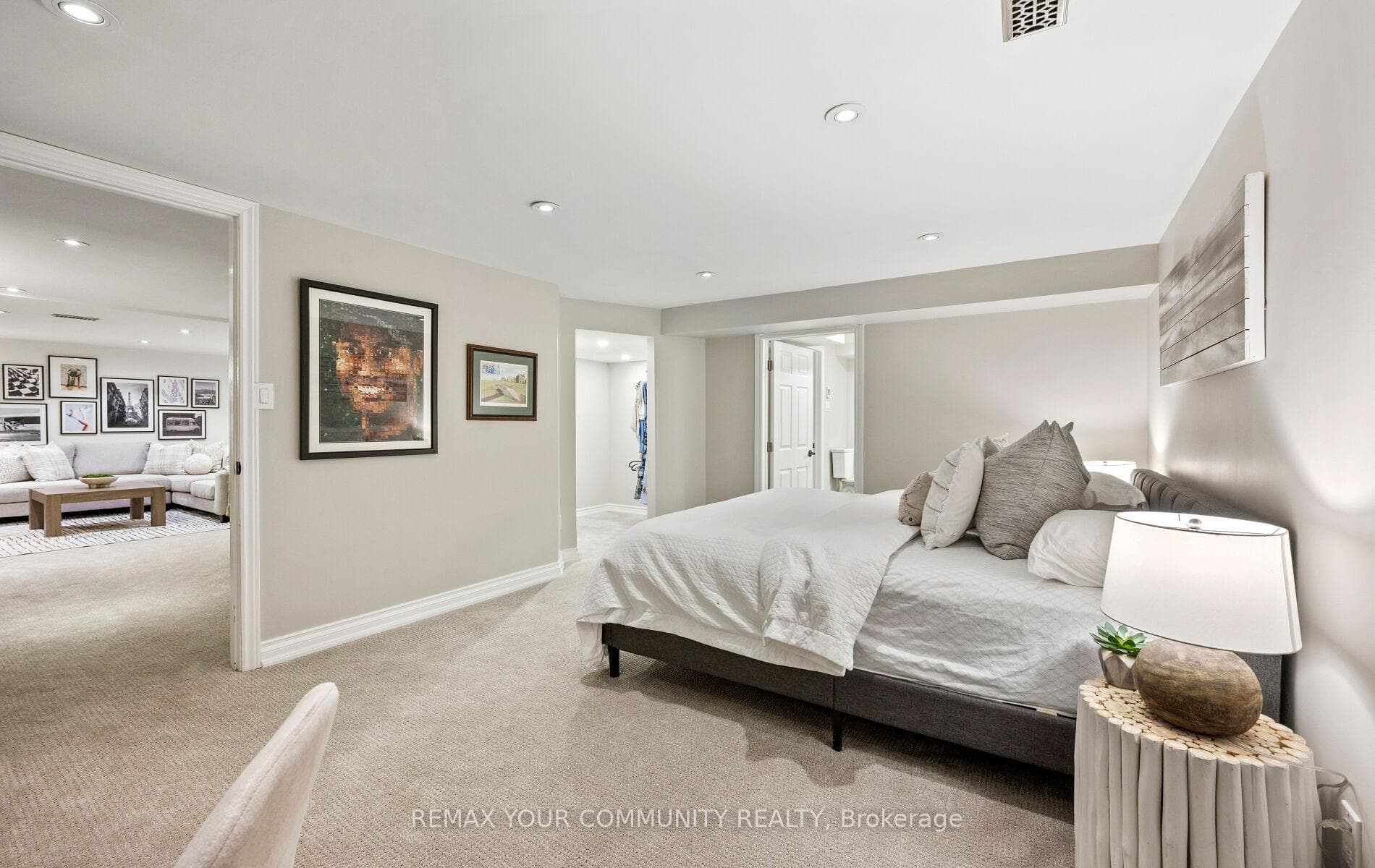 24 Hawthorne Lane photo 39