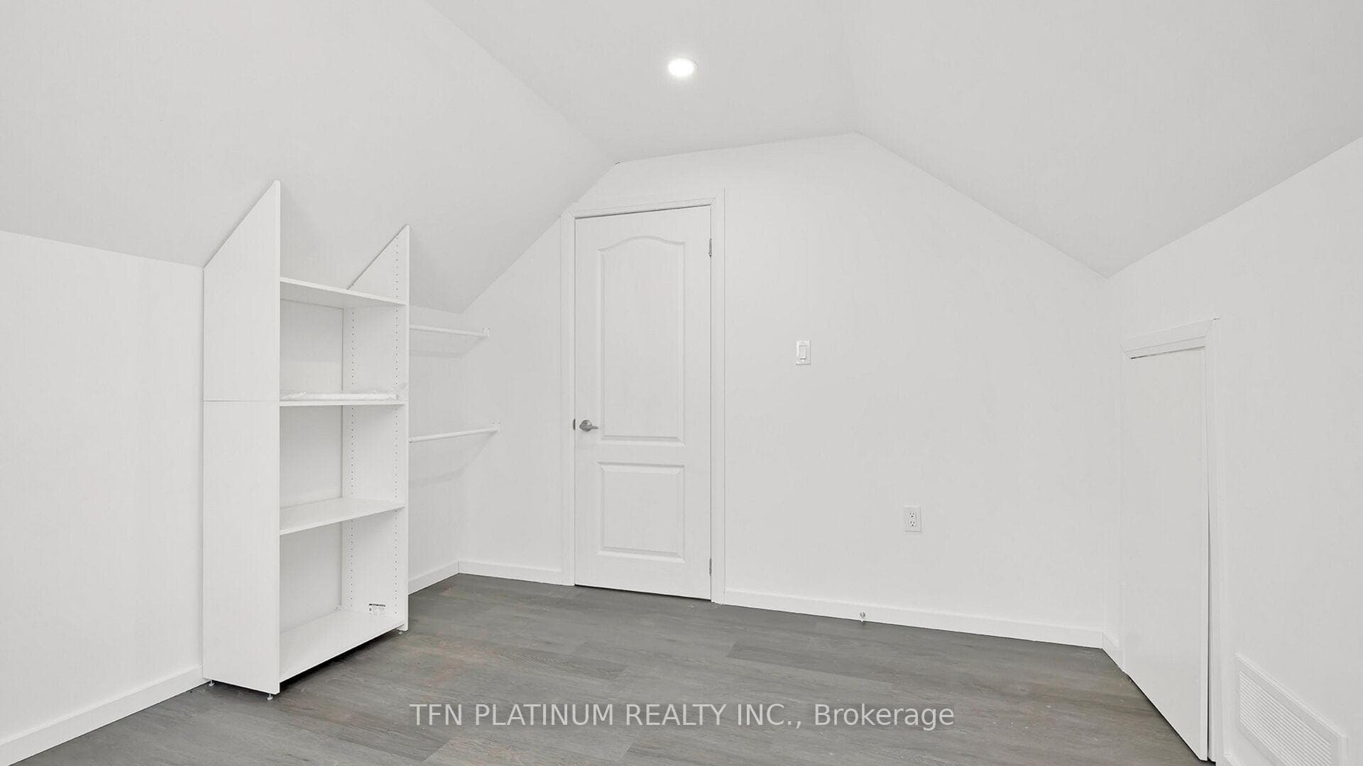 229 Queen Street Unit 02 photo 17