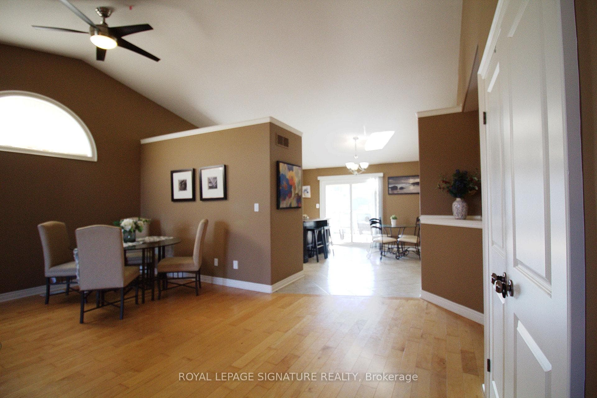 6871 St Michael Avenue photo 5