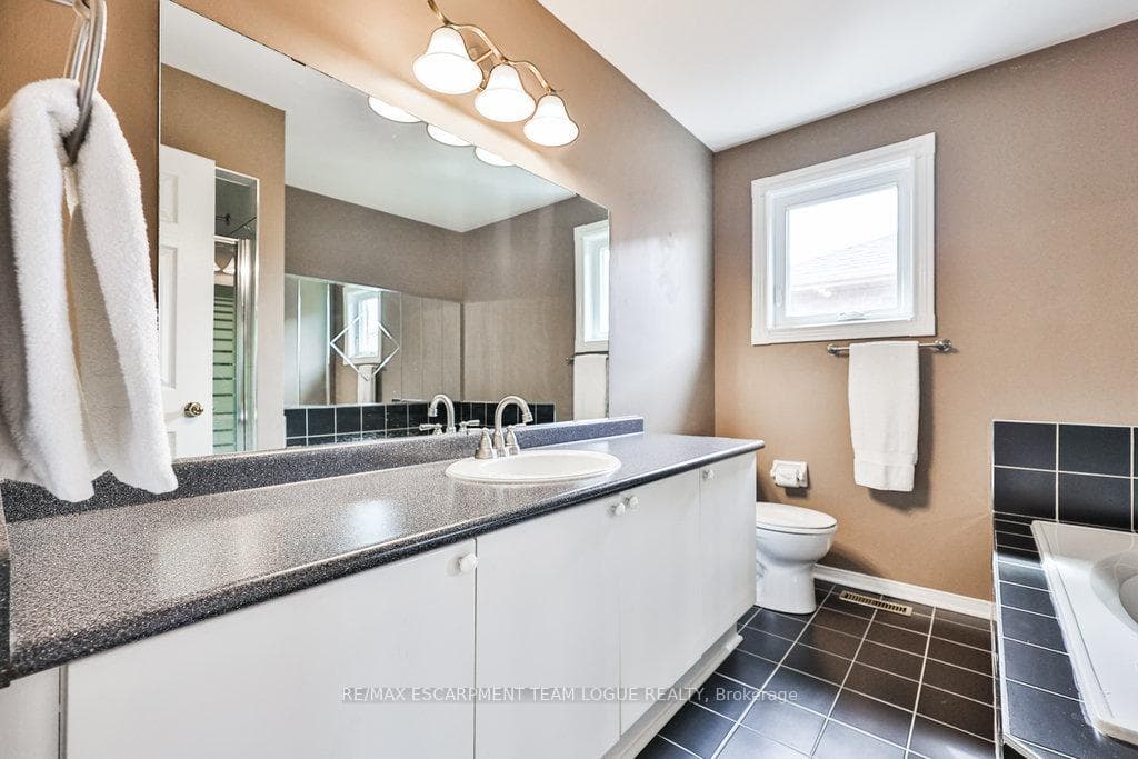 1038 WINDSOR HILL Boulevard photo 17