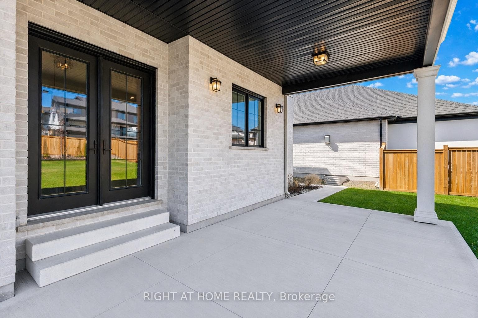 326 Manhattan Drive photo 46