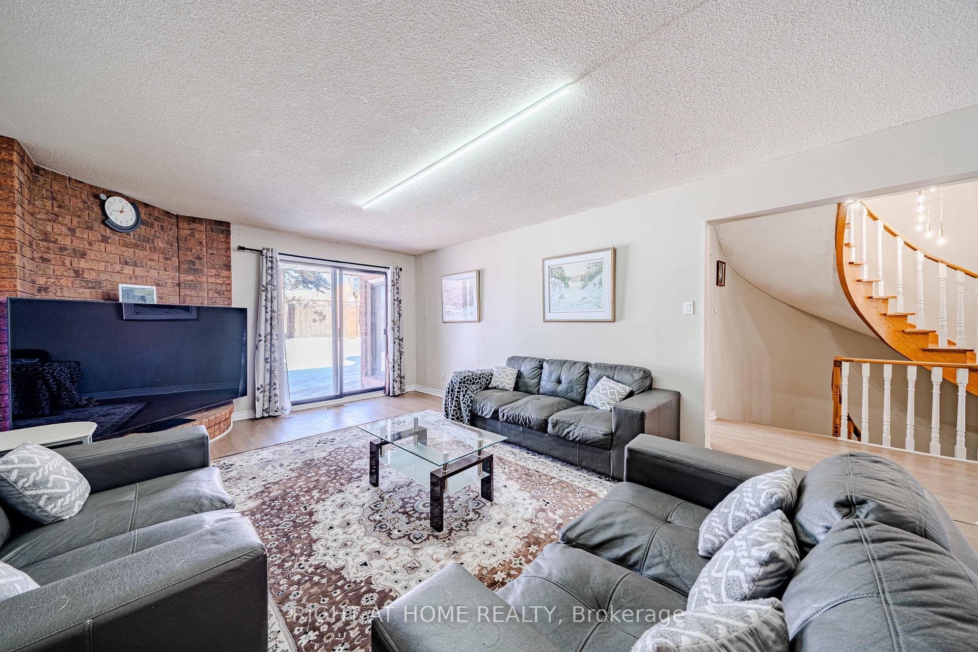10 Lawson Court photo 9
