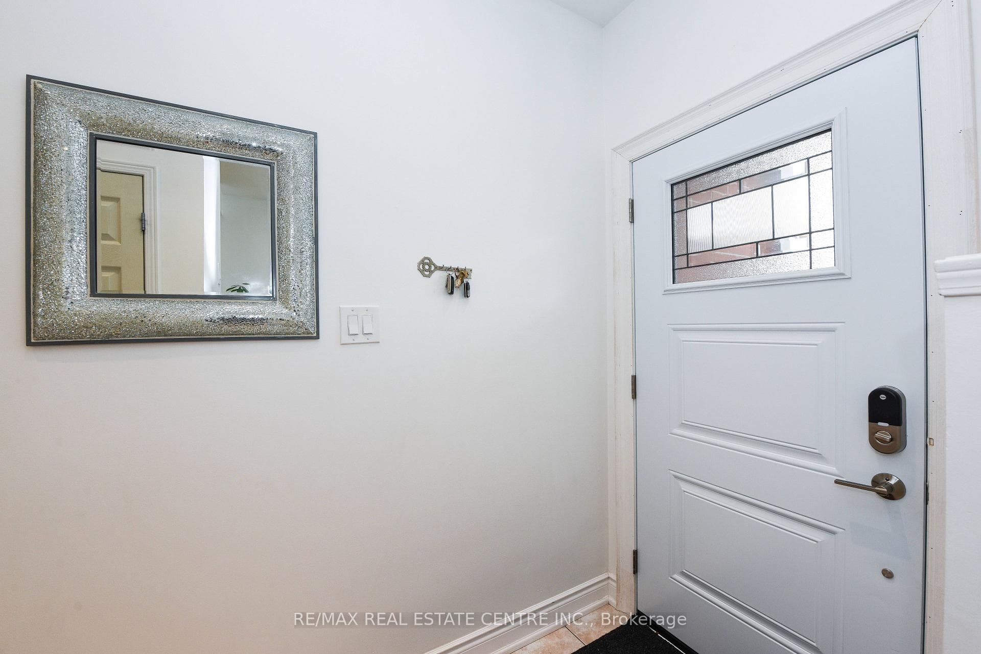 5223 Fairford Crescent Unit 8 photo 4