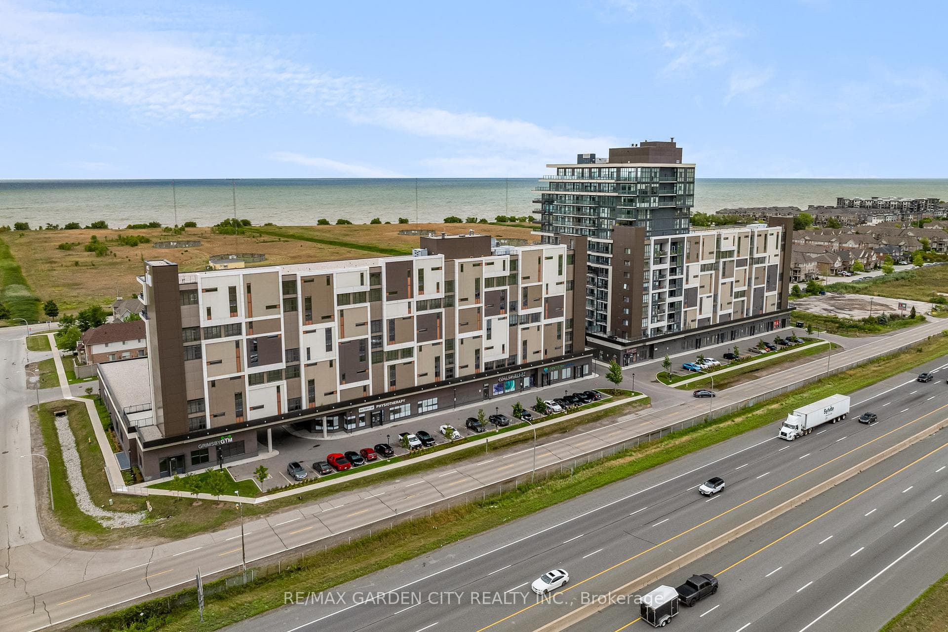 550 North Service Road Unit 814 photo 1