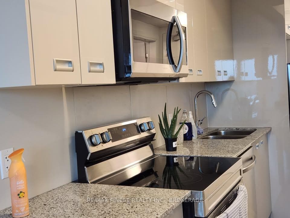 652 Princess Street Unit 710 photo 13