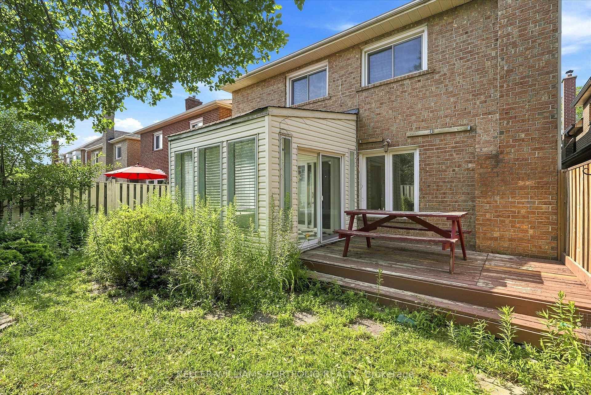 73 Jessica Gardens photo 47