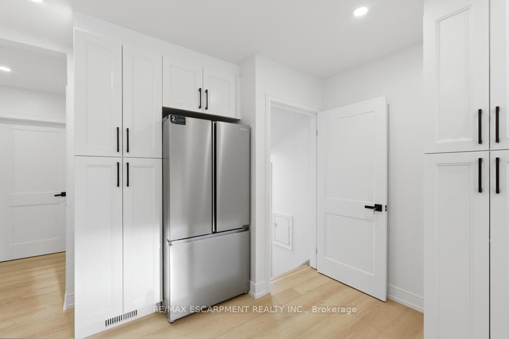 173 WEST 19TH Street photo 16