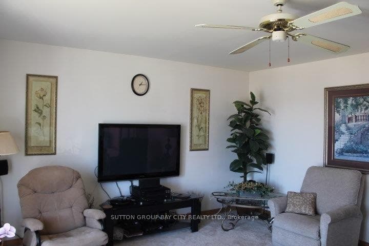 181 Inglewood Crescent photo 11