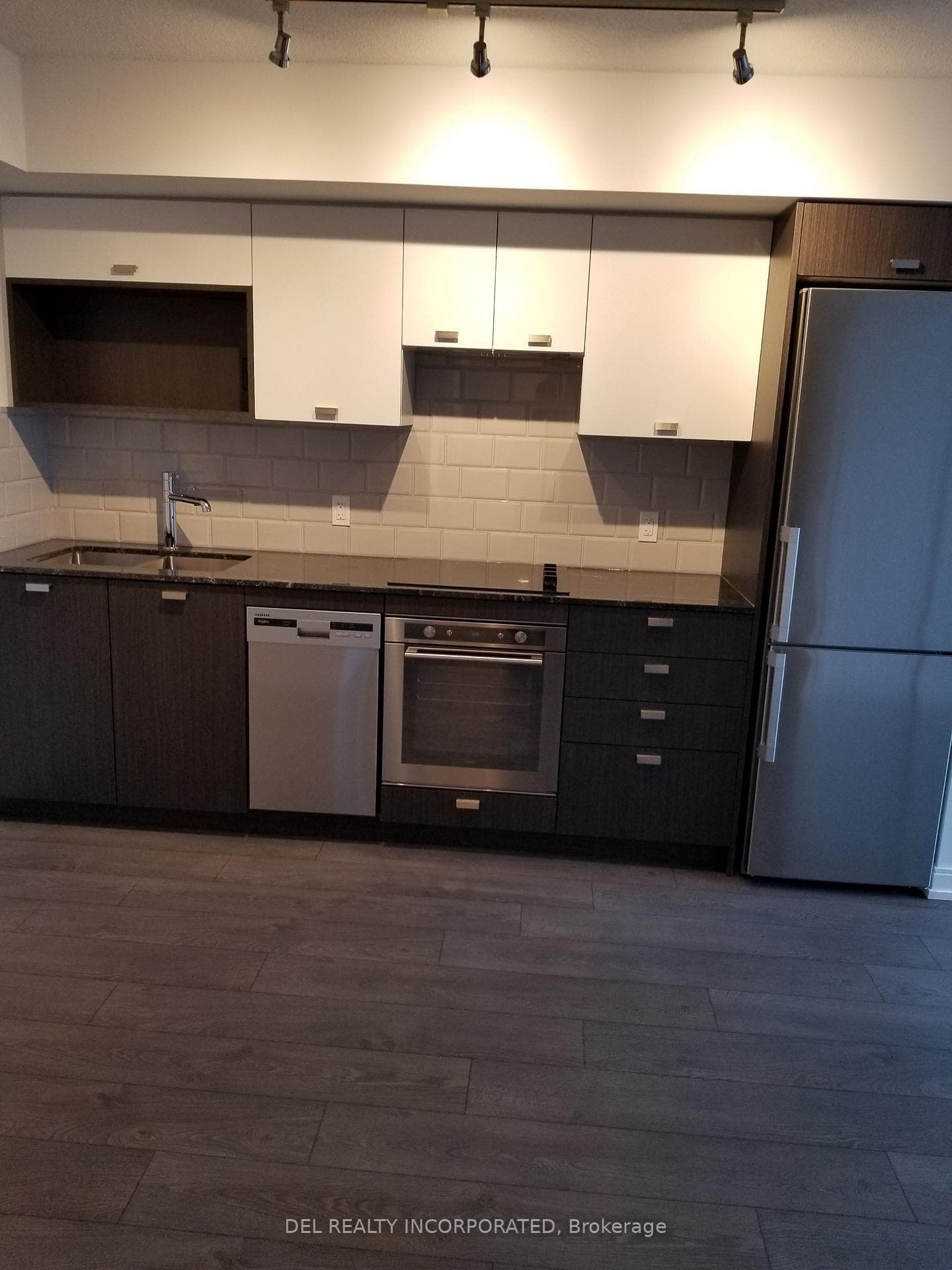 275 Village Green Square Unit 2618 photo 1