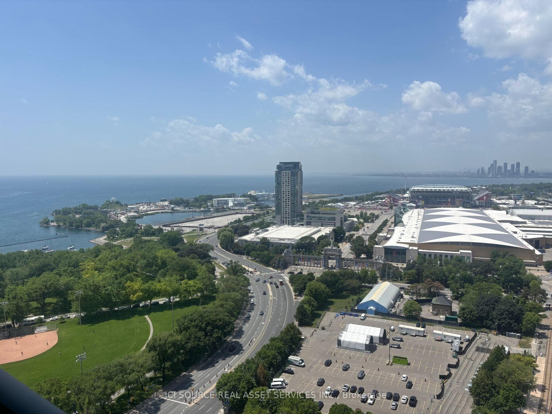 219 Fort York Boulevard Unit 3110 photo 9