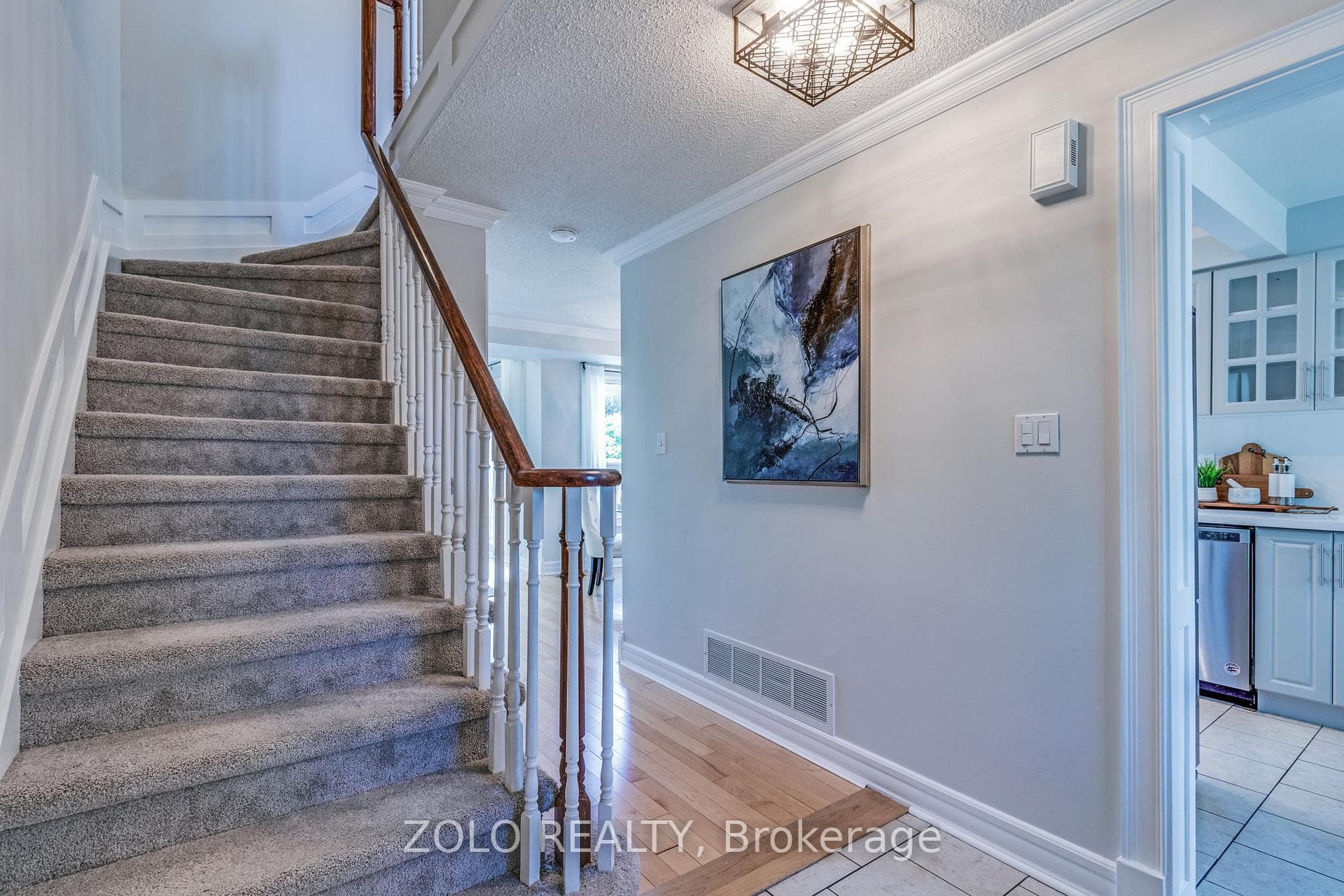 710 Hayes Avenue photo 3