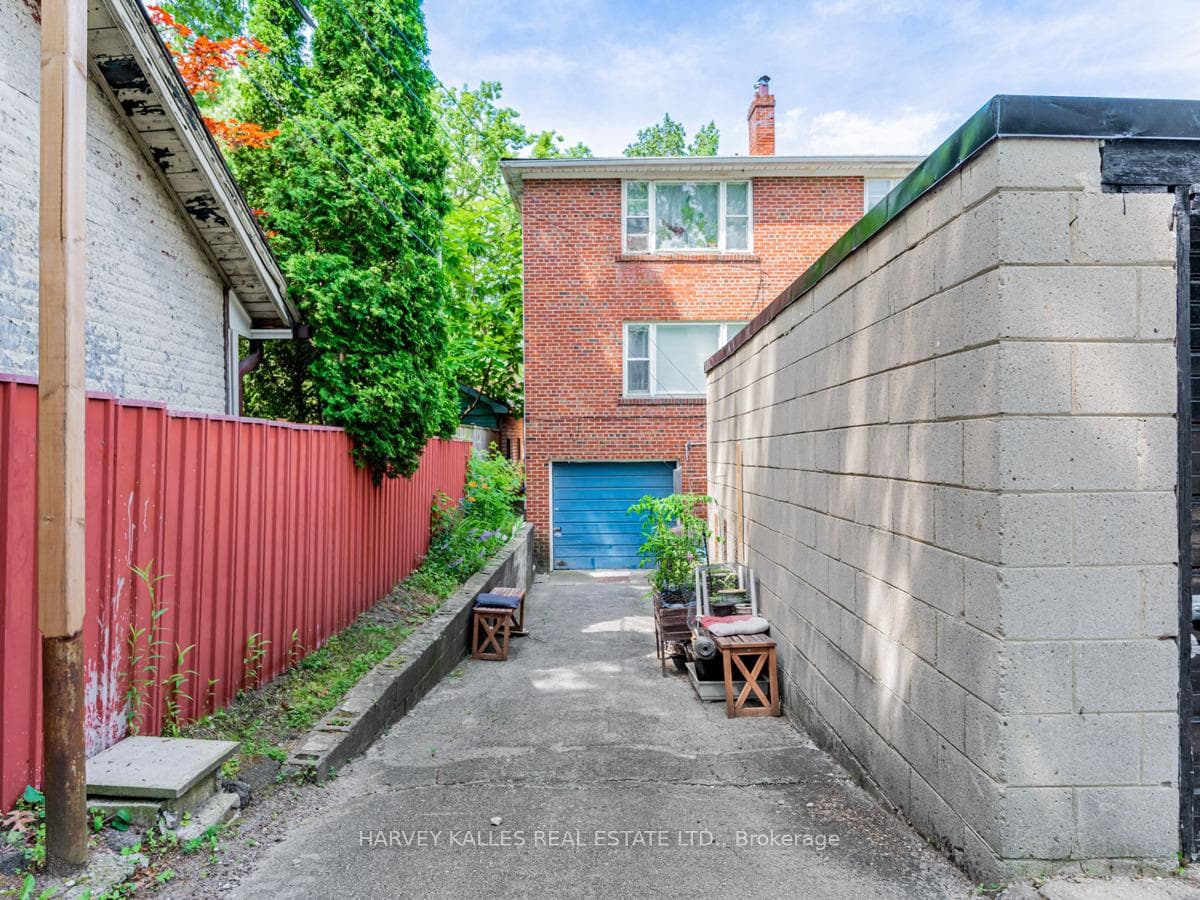 103 & 105 Gilmour Avenue photo 38