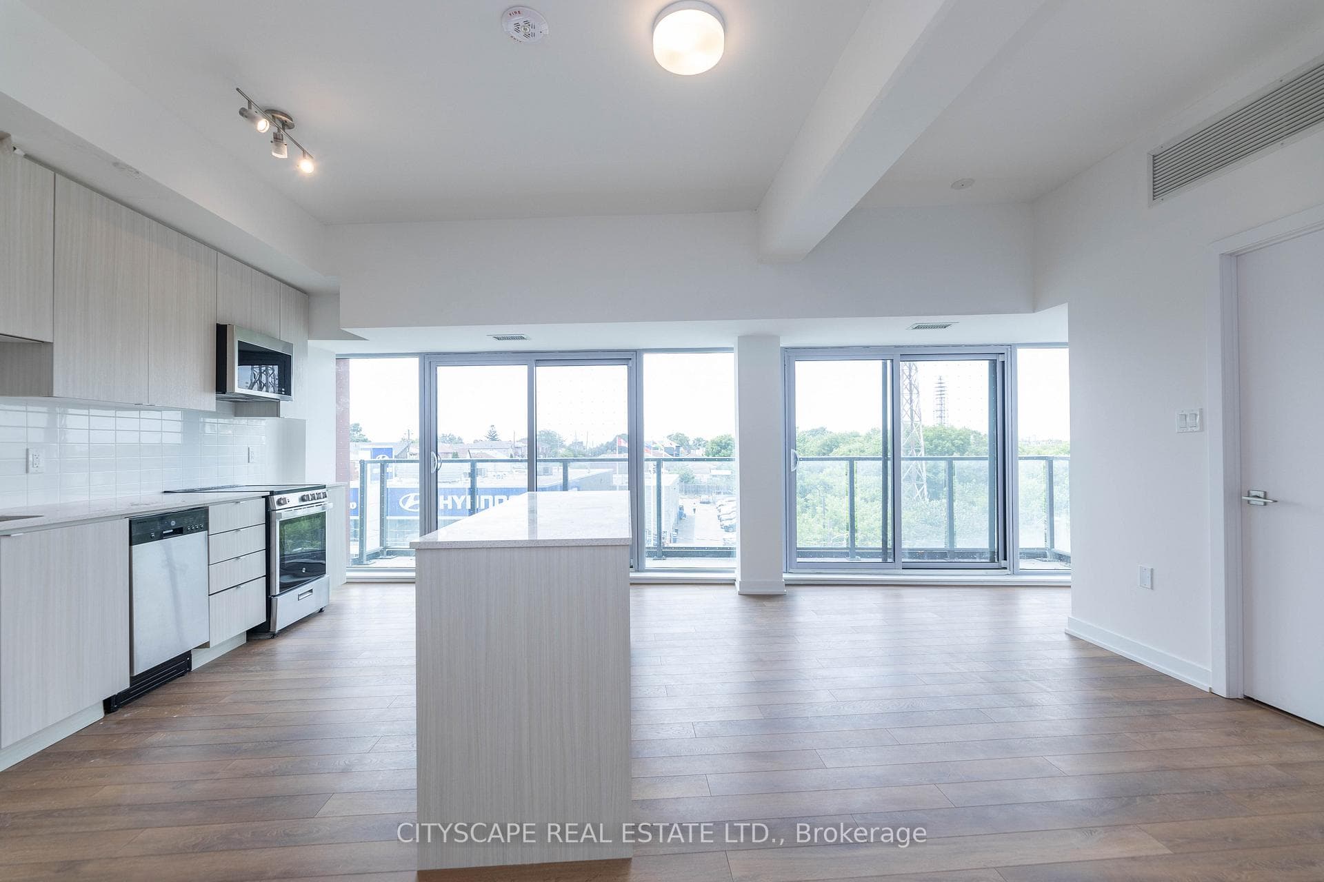 2433 Dufferin Street Unit 509 photo 31