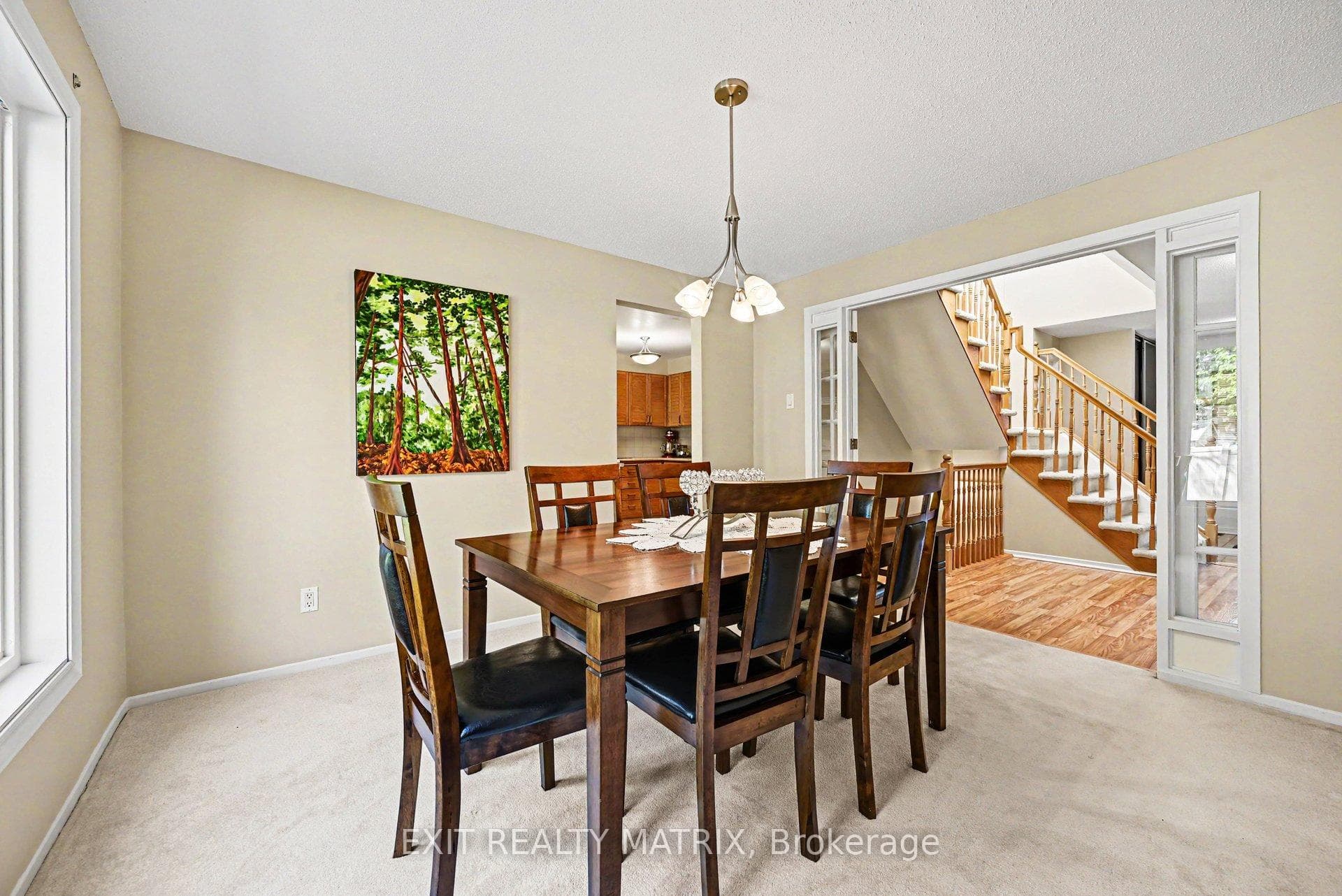 5968 Meadowglen Drive photo 9