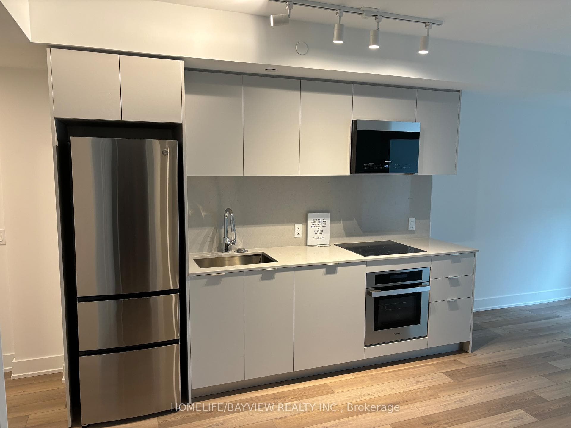 8 Cedarland Drive Unit 1201 photo 3