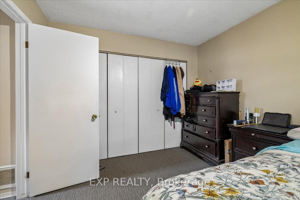 80 Maclennan Avenue photo 36