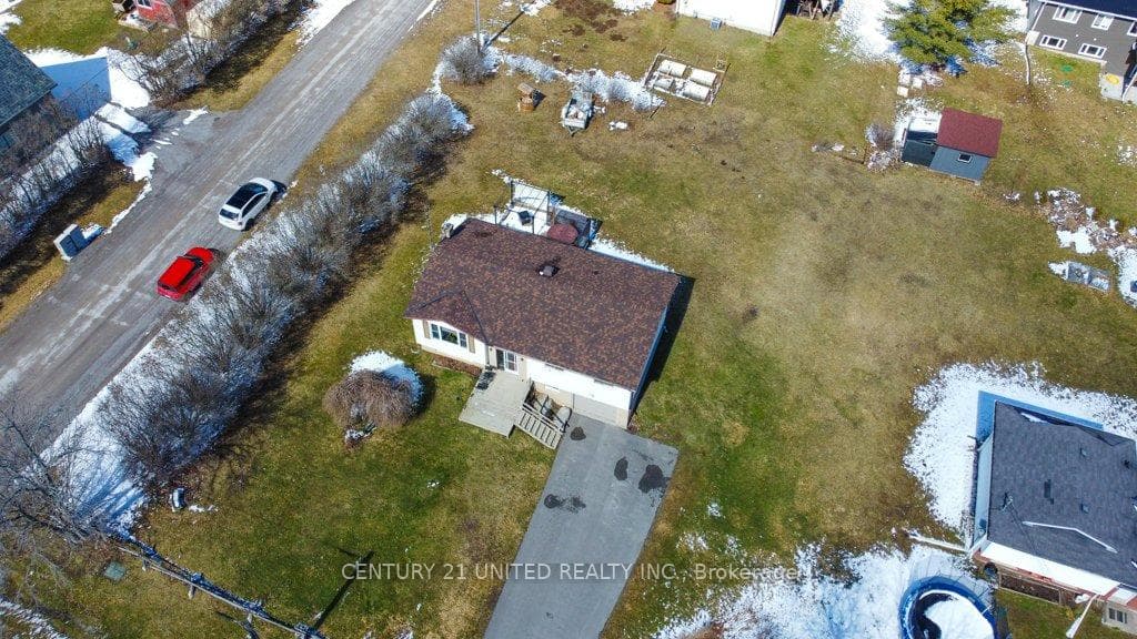 2064 7th Line photo 6