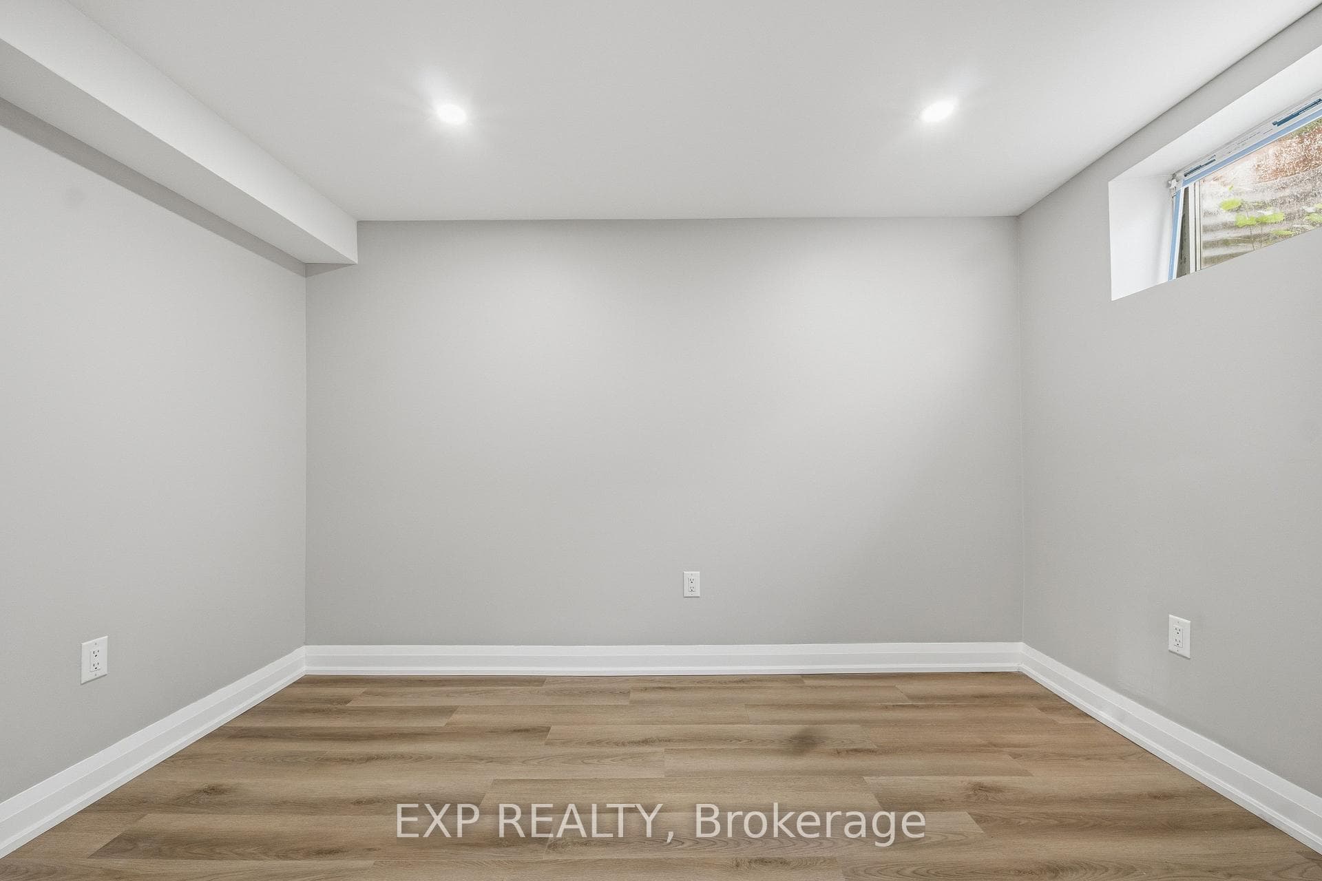 431 Archdekin Drive photo 31