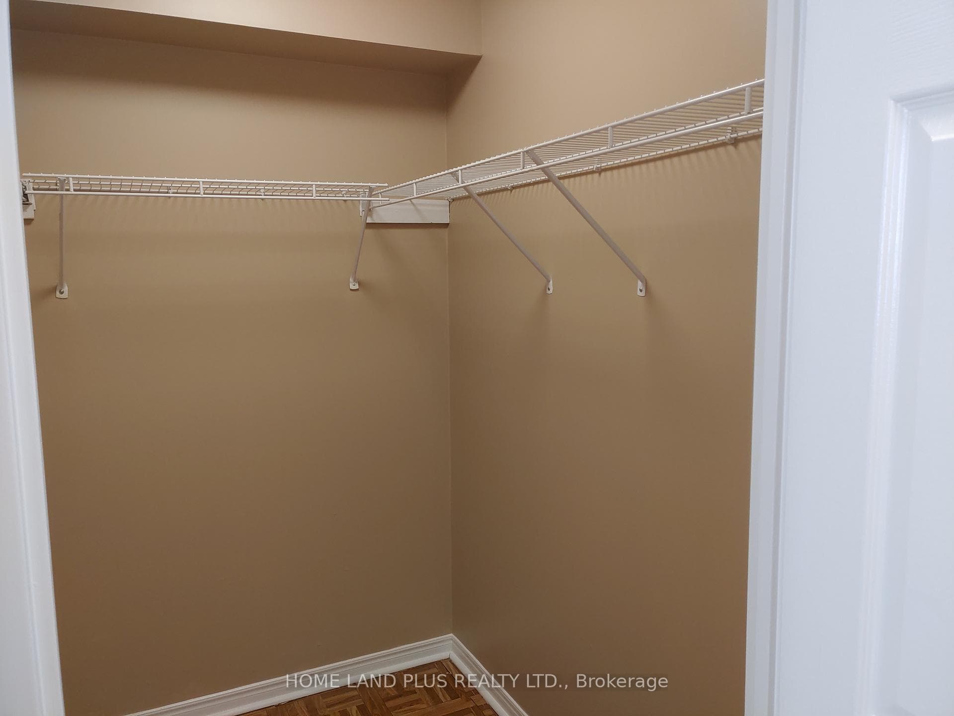1001 Cedarglen Gate Unit 121 photo 7